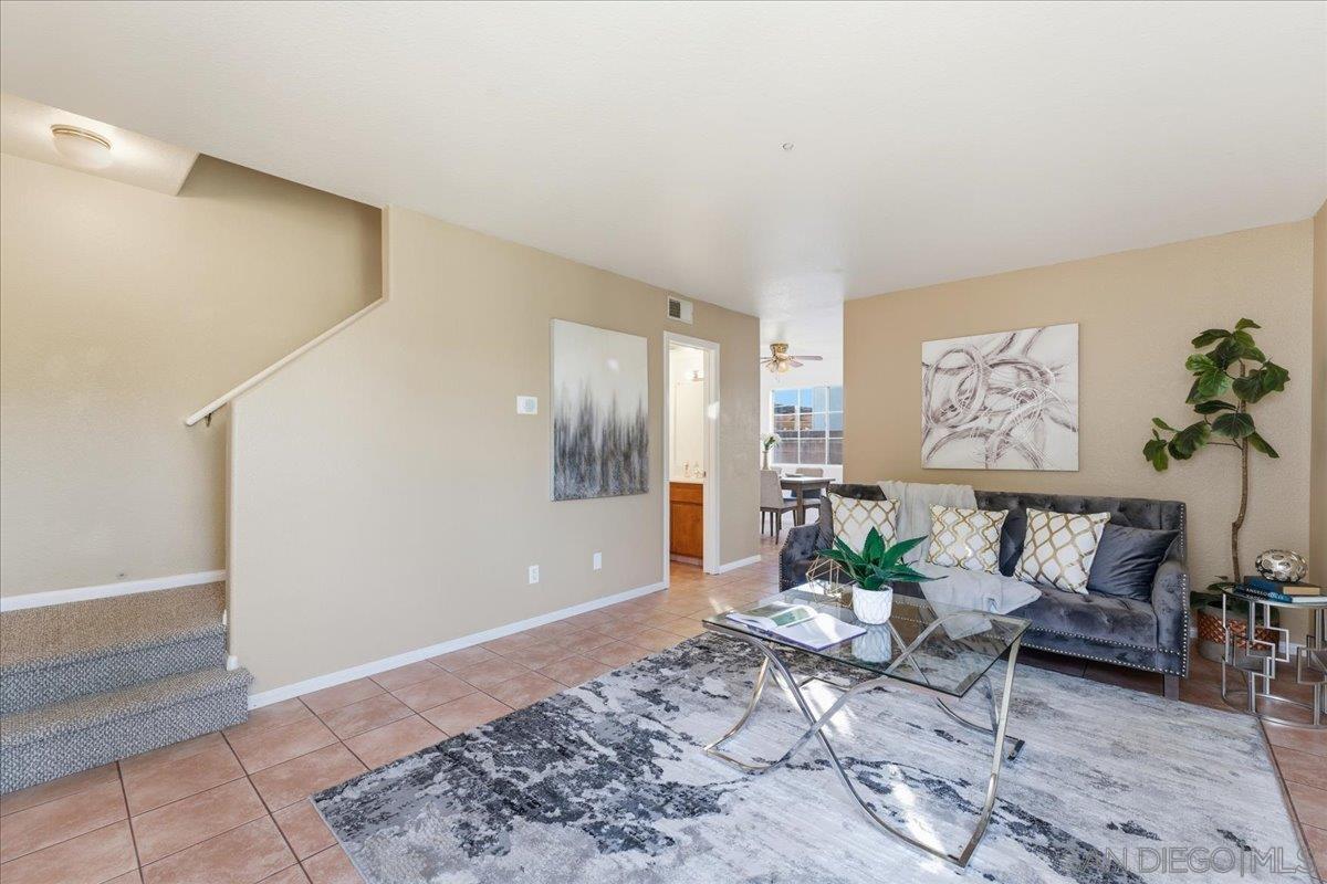 Detail Gallery Image 5 of 30 For 1035 S Mollison Ave  #F,  El Cajon,  CA 92020 - 3 Beds | 2/1 Baths