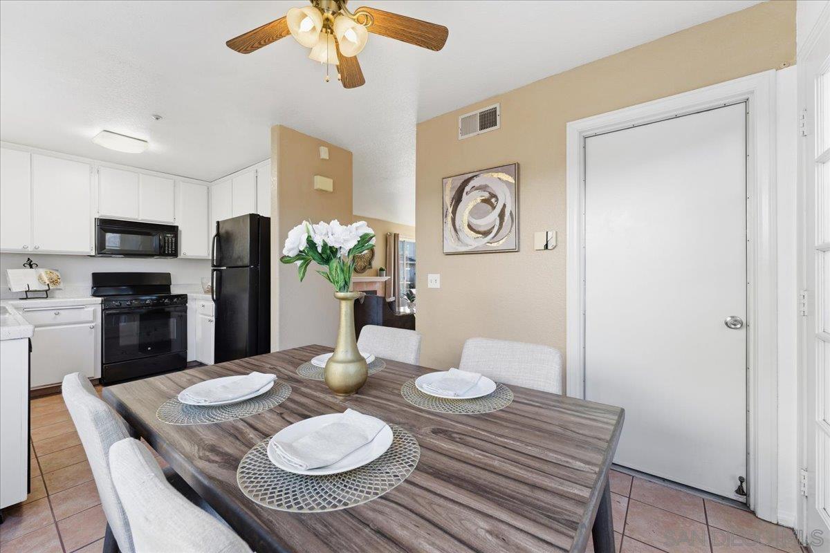 Detail Gallery Image 8 of 30 For 1035 S Mollison Ave  #F,  El Cajon,  CA 92020 - 3 Beds | 2/1 Baths