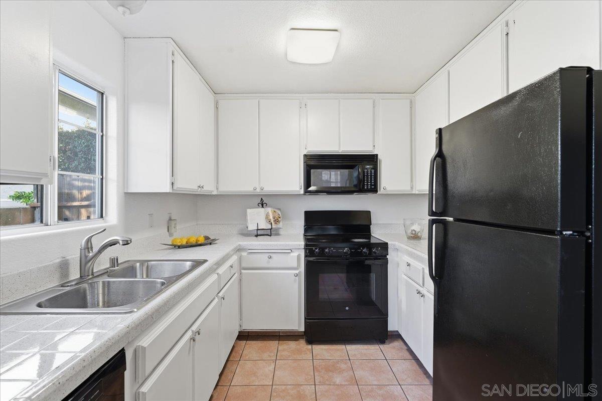 Detail Gallery Image 9 of 30 For 1035 S Mollison Ave  #F,  El Cajon,  CA 92020 - 3 Beds | 2/1 Baths