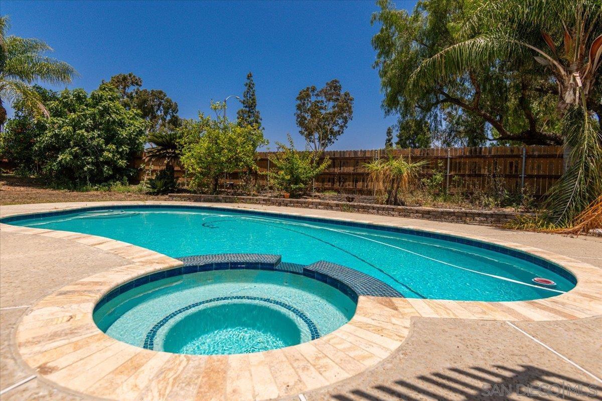 Front Image Thumbnail for SD250045263