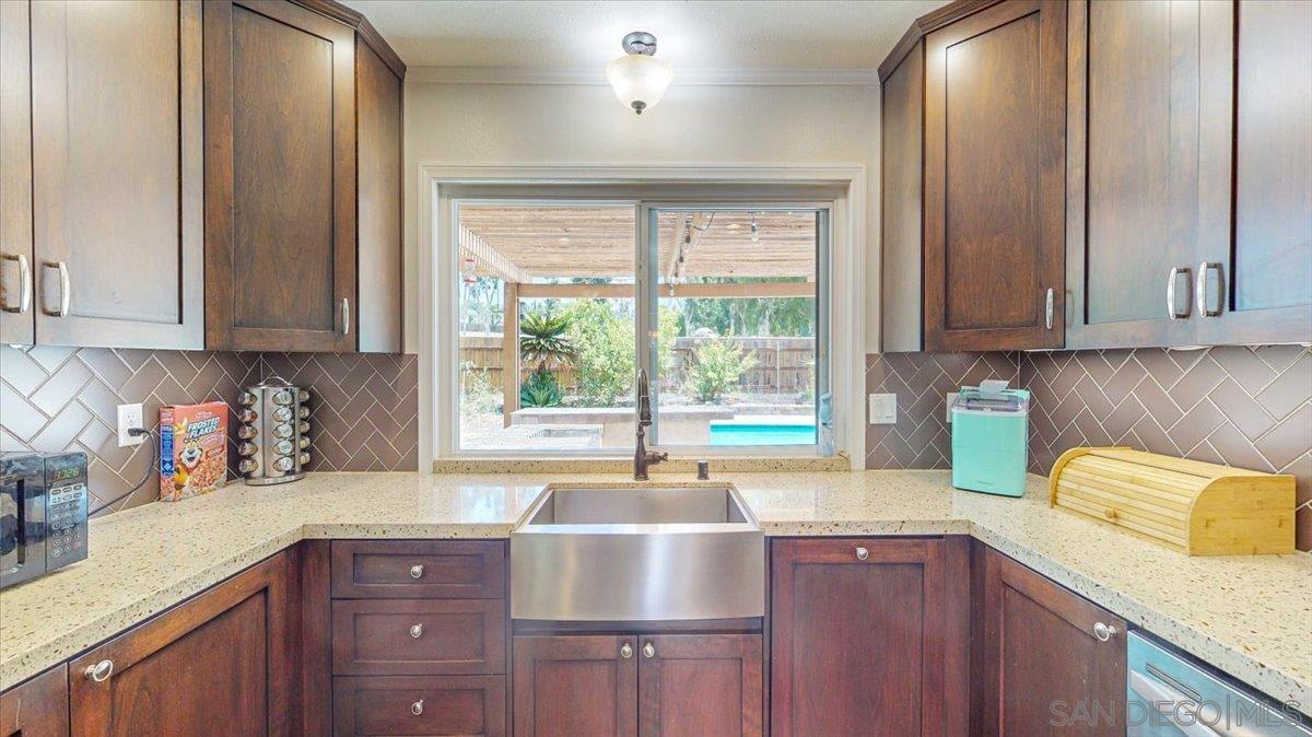 Detail Gallery Image 6 of 15 For 1525  Fair Glen Rd, El Cajon,  CA 92019 - 4 Beds | 2 Baths