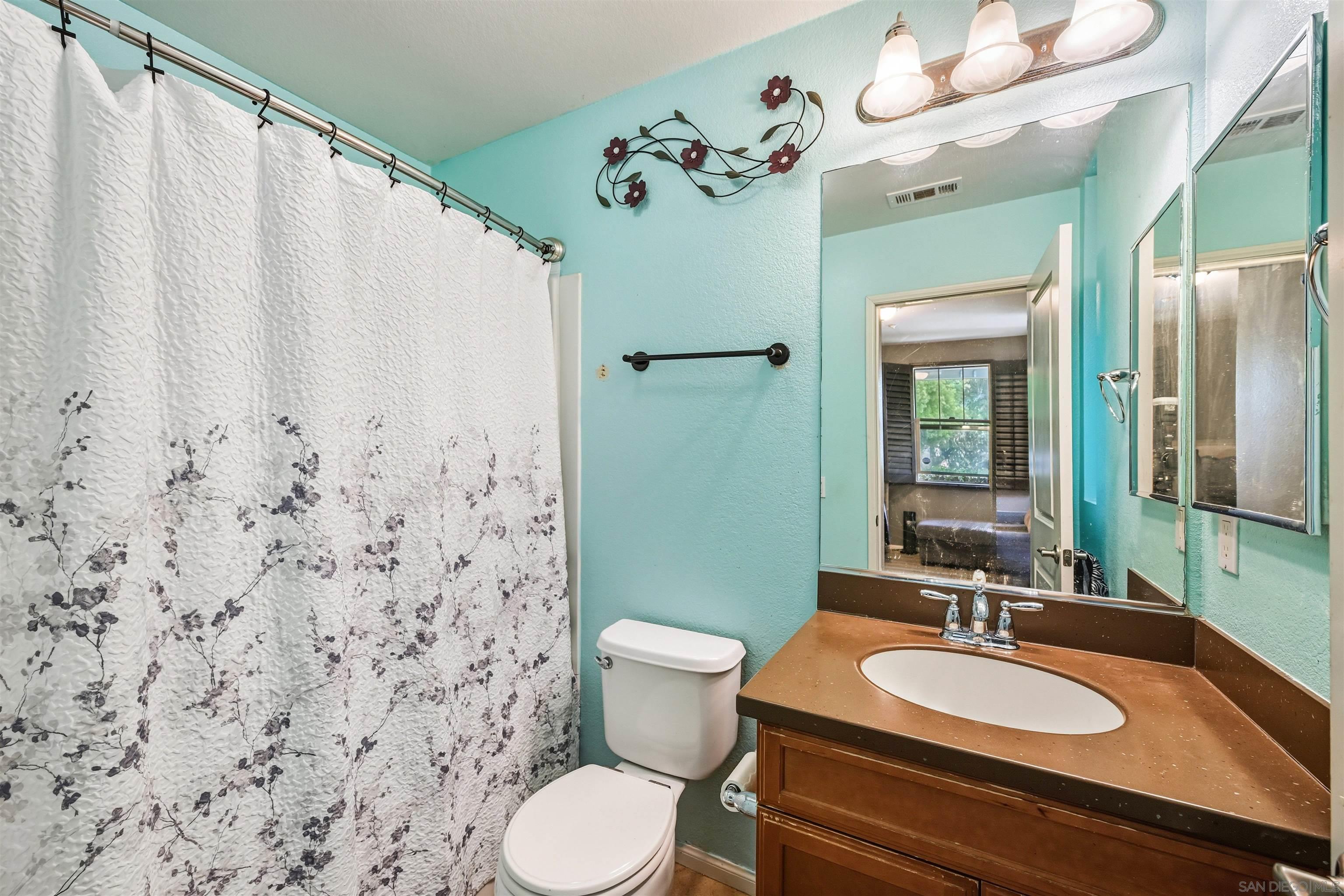Detail Gallery Image 17 of 29 For 1812  Lime Ct  #4,  Chula Vista,  CA 91913 - 3 Beds | 3/1 Baths
