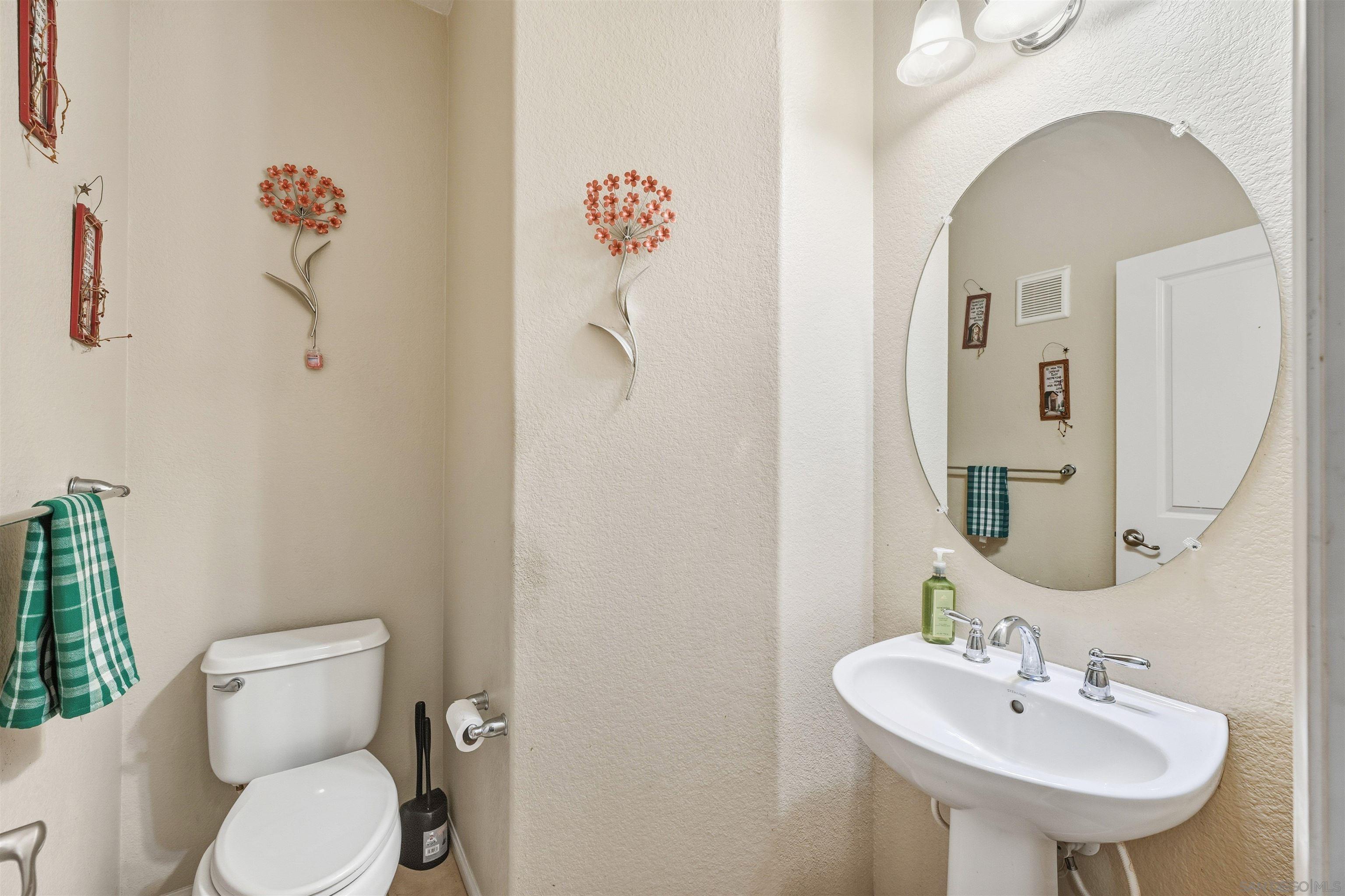 Detail Gallery Image 18 of 29 For 1812  Lime Ct  #4,  Chula Vista,  CA 91913 - 3 Beds | 3/1 Baths