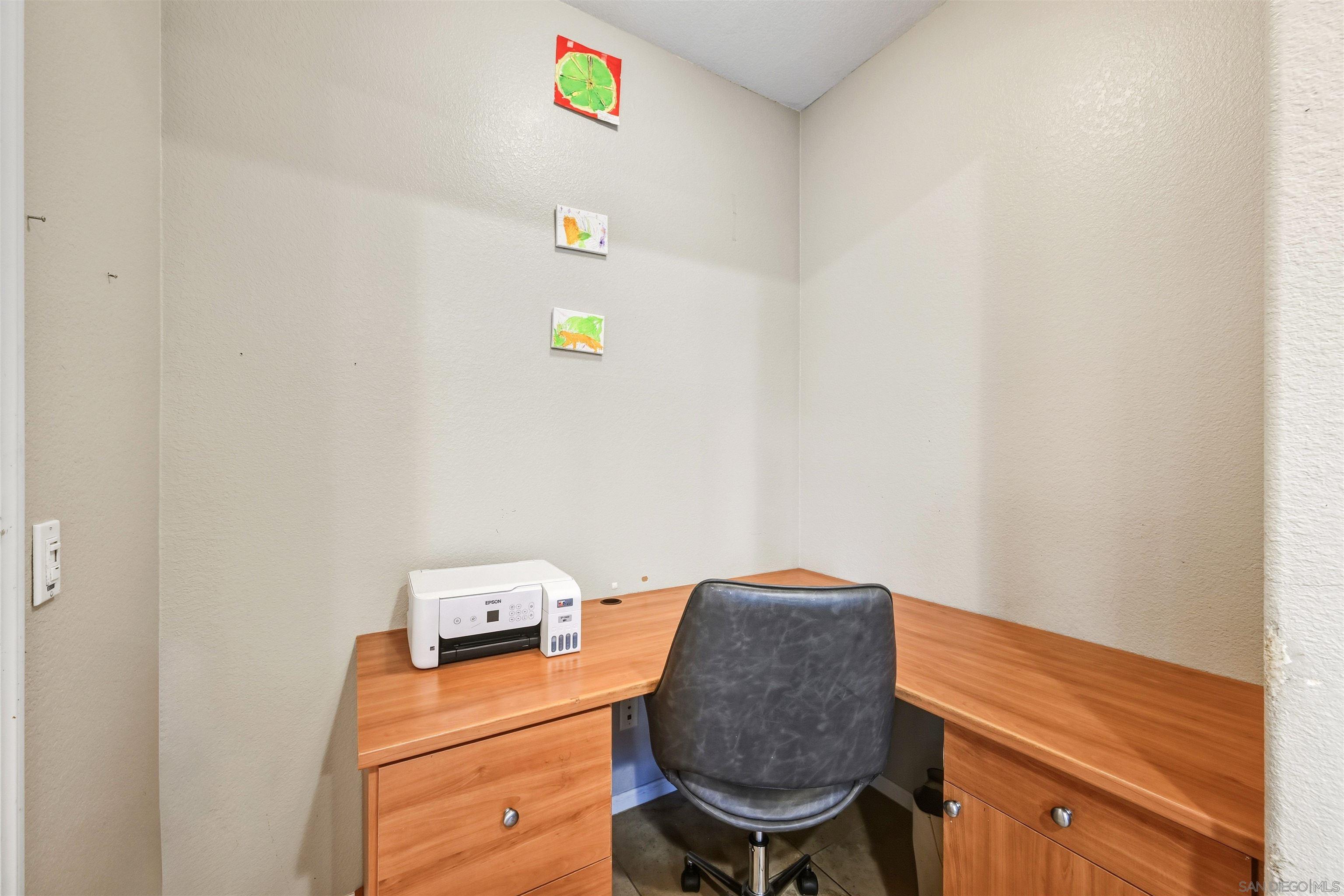 Detail Gallery Image 21 of 29 For 1812  Lime Ct  #4,  Chula Vista,  CA 91913 - 3 Beds | 3/1 Baths