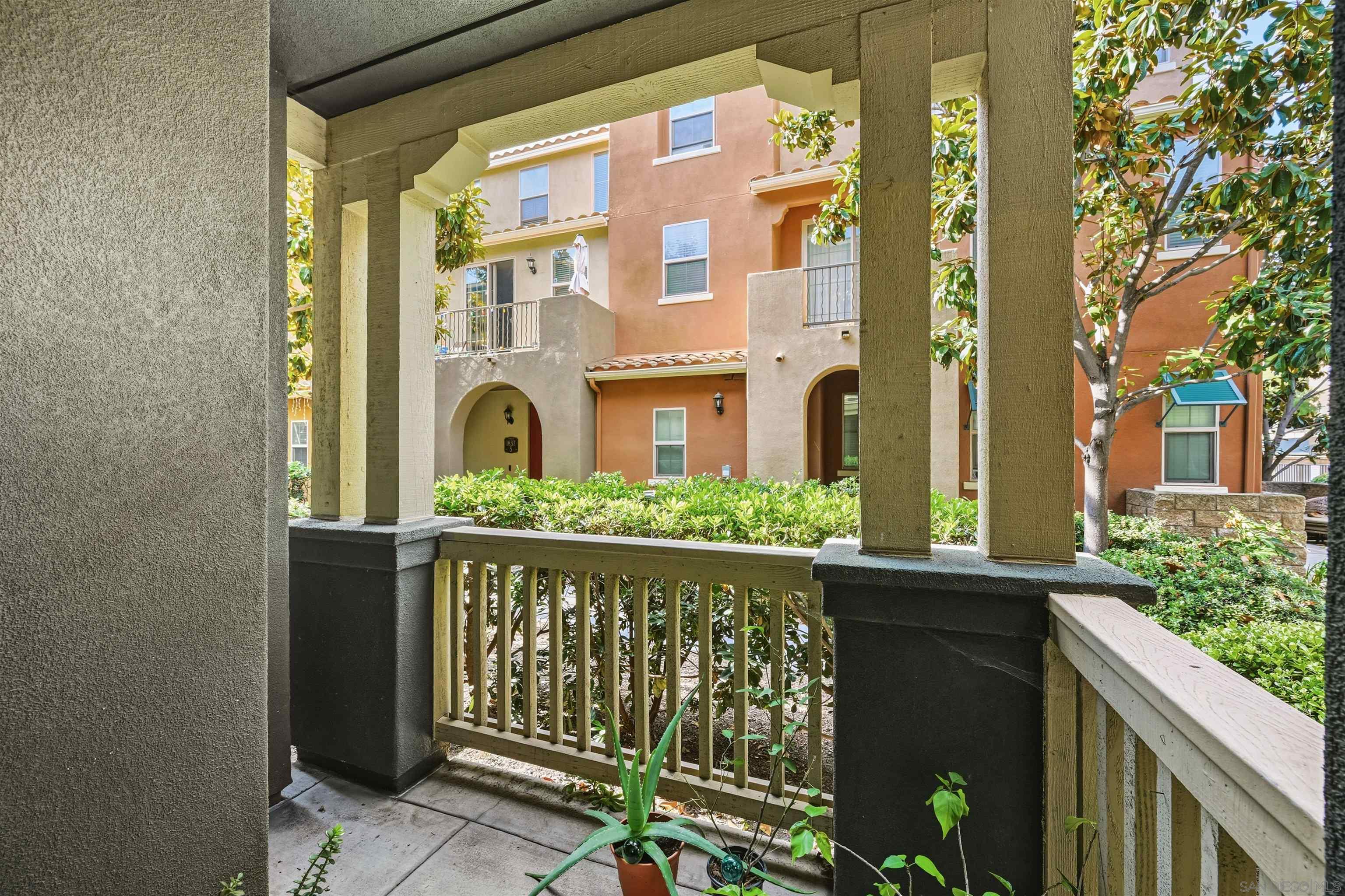 Detail Gallery Image 23 of 29 For 1812  Lime Ct  #4,  Chula Vista,  CA 91913 - 3 Beds | 3/1 Baths