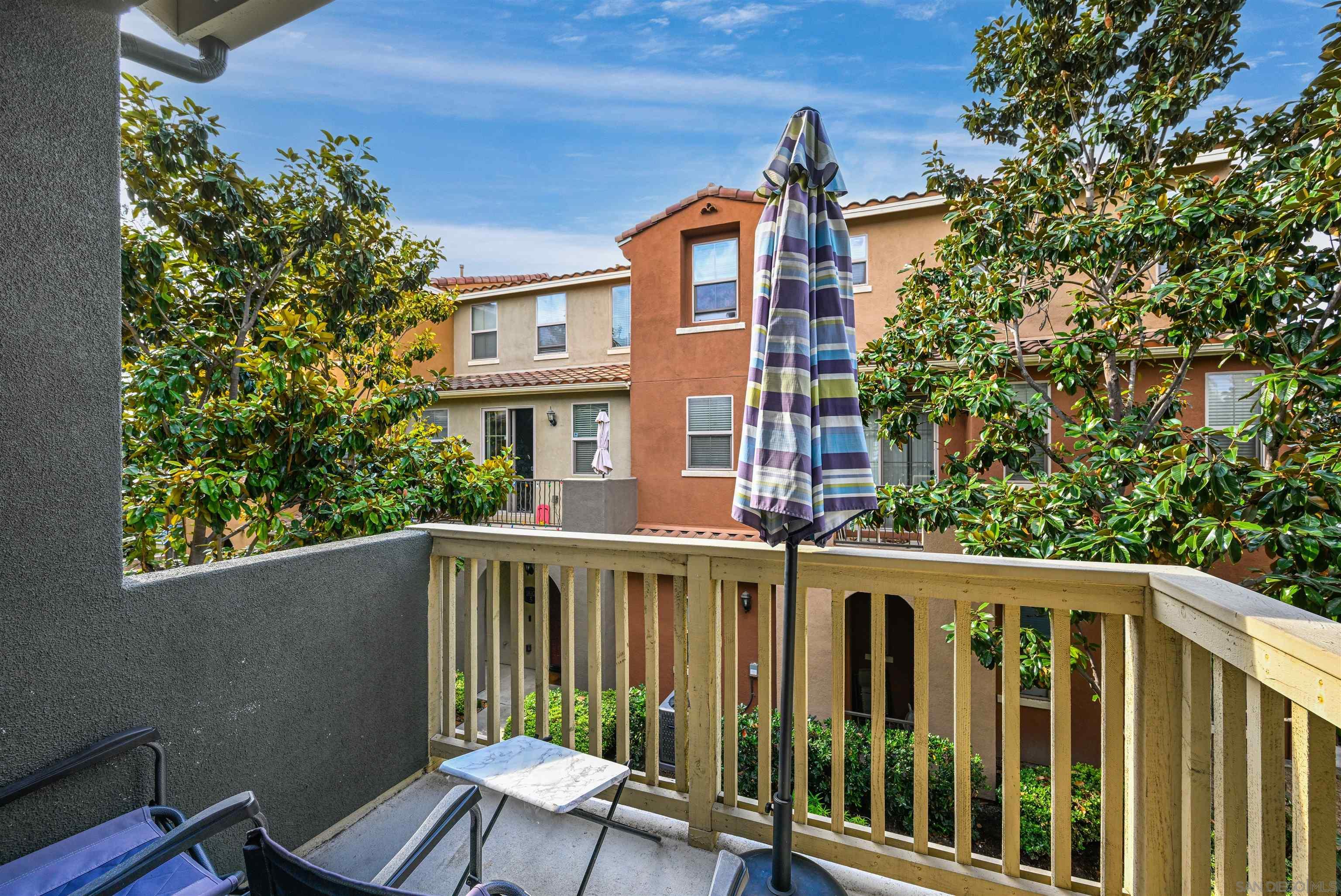 Detail Gallery Image 24 of 29 For 1812  Lime Ct  #4,  Chula Vista,  CA 91913 - 3 Beds | 3/1 Baths