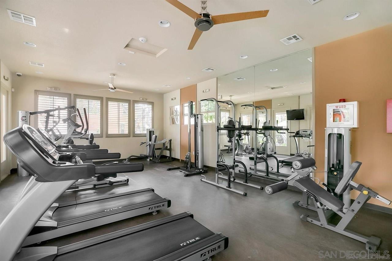 Detail Gallery Image 26 of 29 For 1812  Lime Ct  #4,  Chula Vista,  CA 91913 - 3 Beds | 3/1 Baths