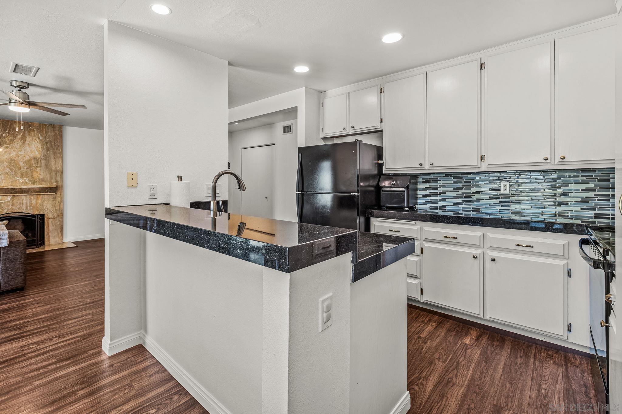 Detail Gallery Image 7 of 28 For 450 W Vermont  #1602,  Escondido,  CA 92025 - 2 Beds | 2 Baths