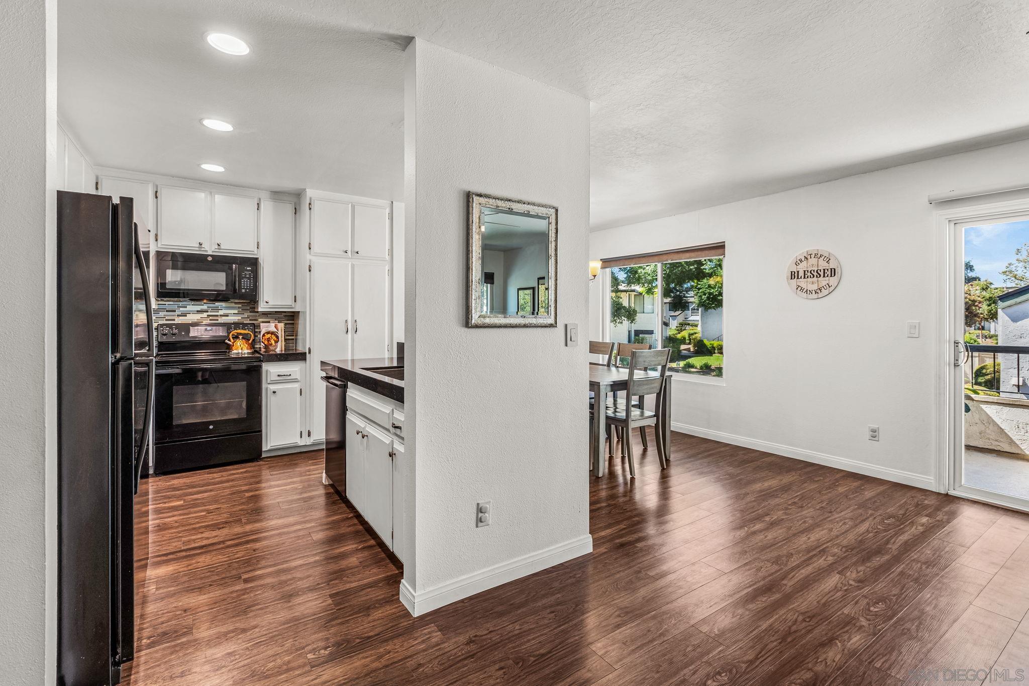 Detail Gallery Image 8 of 28 For 450 W Vermont  #1602,  Escondido,  CA 92025 - 2 Beds | 2 Baths