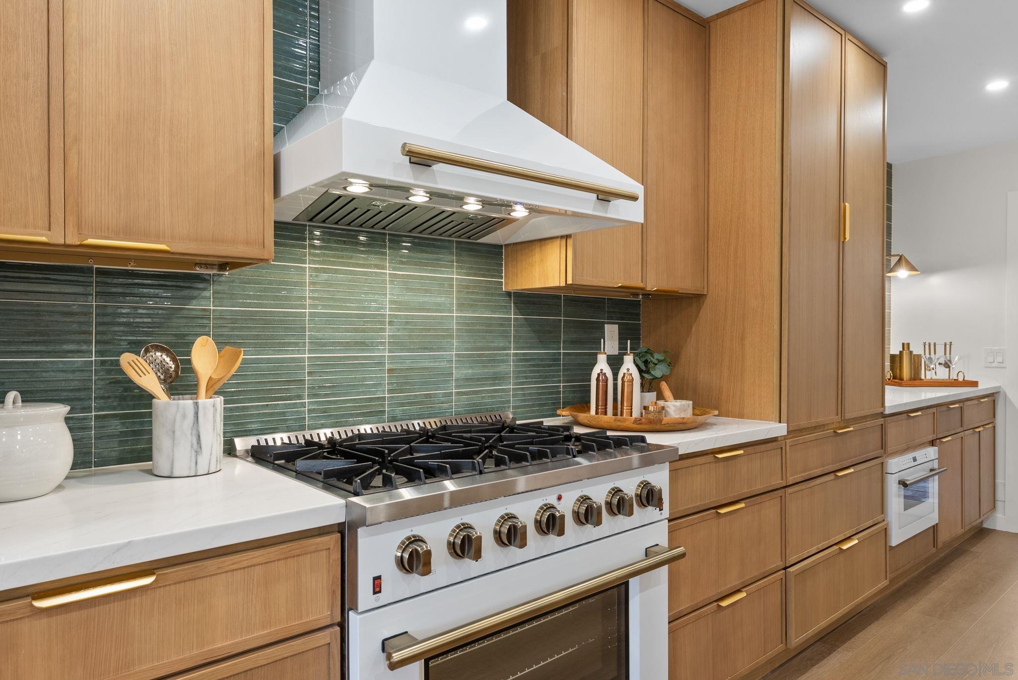 Front Image Thumbnail for SD250045269