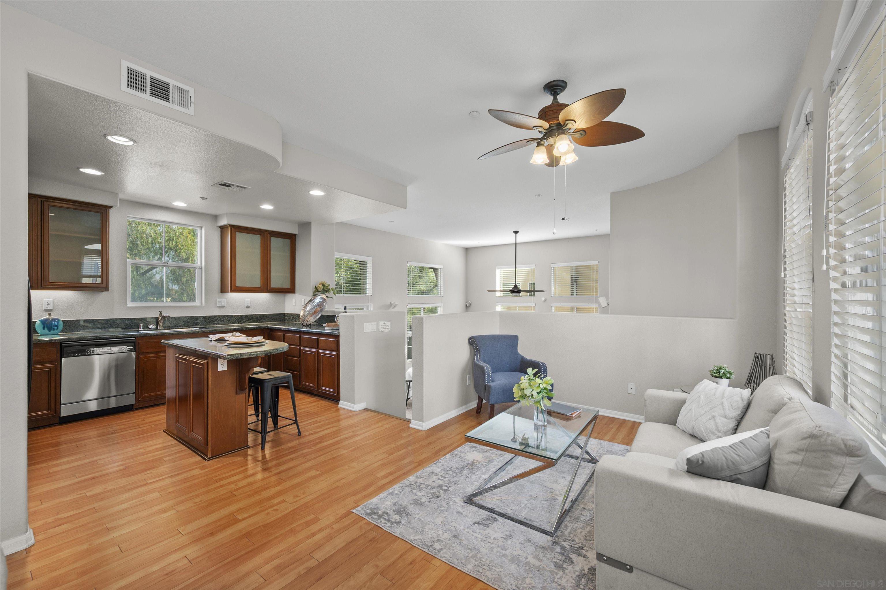 Detail Gallery Image 14 of 57 For 2701  Villas Way, San Diego,  CA 92108 - 3 Beds | 2/1 Baths