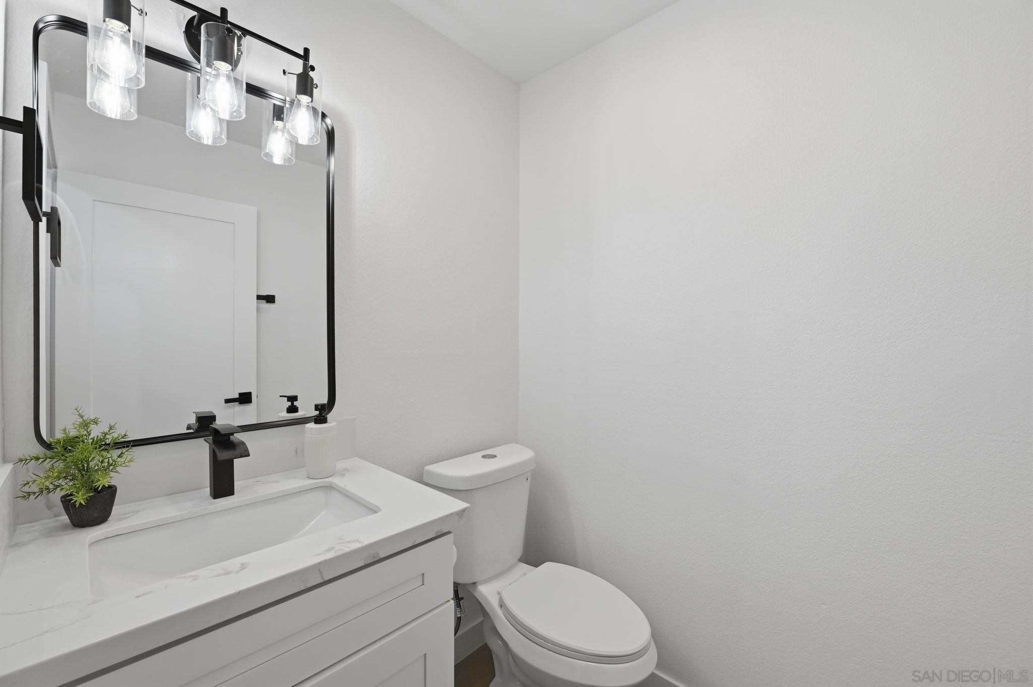 Detail Gallery Image 11 of 37 For 2320  Euclid Ave  #1,  National City,  CA 91950 - 2 Beds | 1/1 Baths