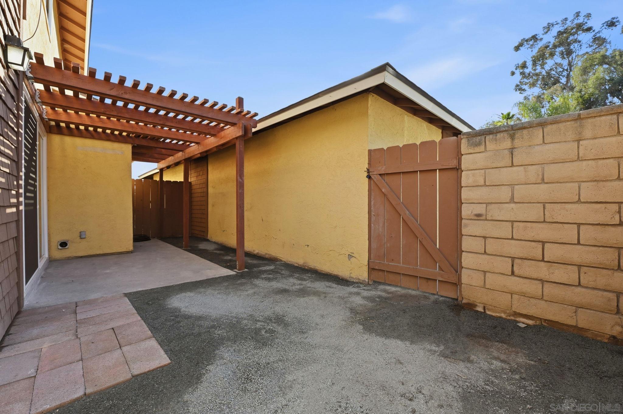 Detail Gallery Image 34 of 37 For 2320  Euclid Ave  #1,  National City,  CA 91950 - 2 Beds | 1/1 Baths