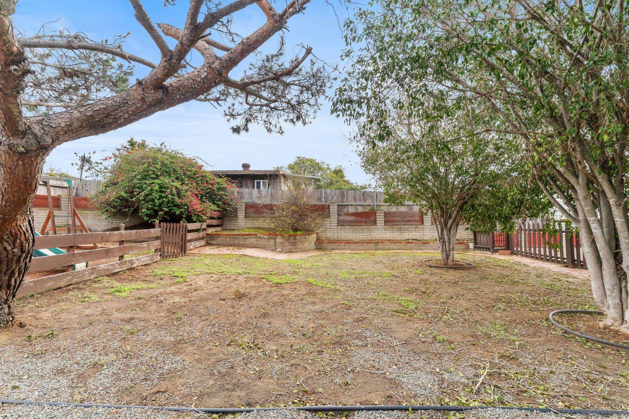 Detail Gallery Image 21 of 27 For 2429  Calle Serena, San Diego,  CA 92139 - 3 Beds | 1 Baths