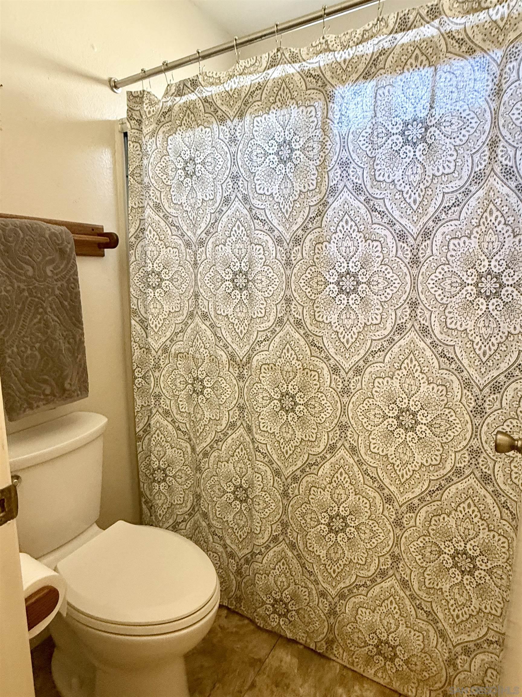 Detail Gallery Image 23 of 45 For 2163  Manzana Way, San Diego,  CA 92139 - 4 Beds | 2/1 Baths