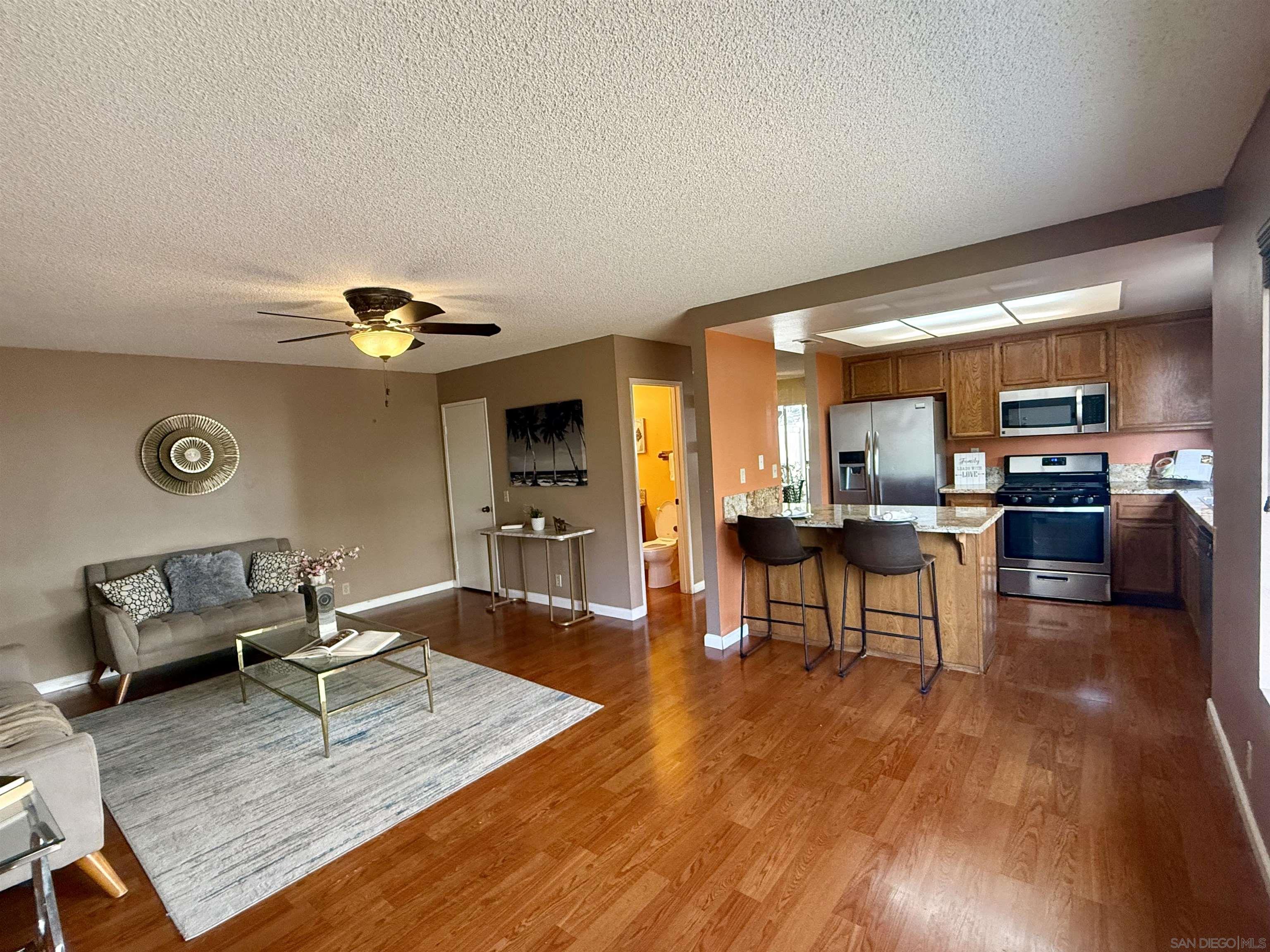 Detail Gallery Image 8 of 45 For 2163  Manzana Way, San Diego,  CA 92139 - 4 Beds | 2/1 Baths