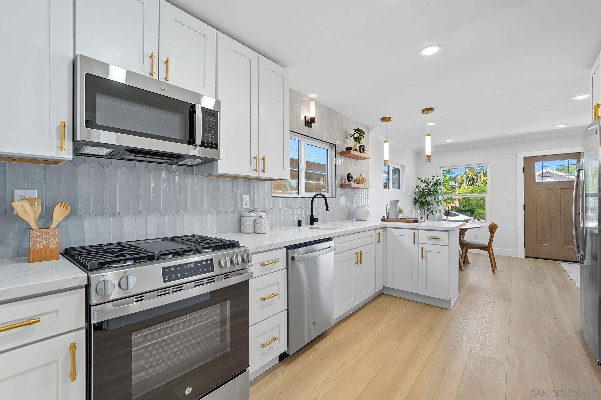 Detail Gallery Image 4 of 16 For 3621  Collier Ave., San Diego,  CA 92116 - 2 Beds | 1 Baths