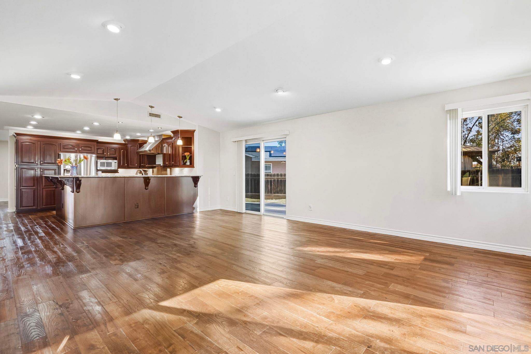 Detail Gallery Image 15 of 32 For 7191  Dinovo, San Diego,  CA 92114 - 3 Beds | 2 Baths