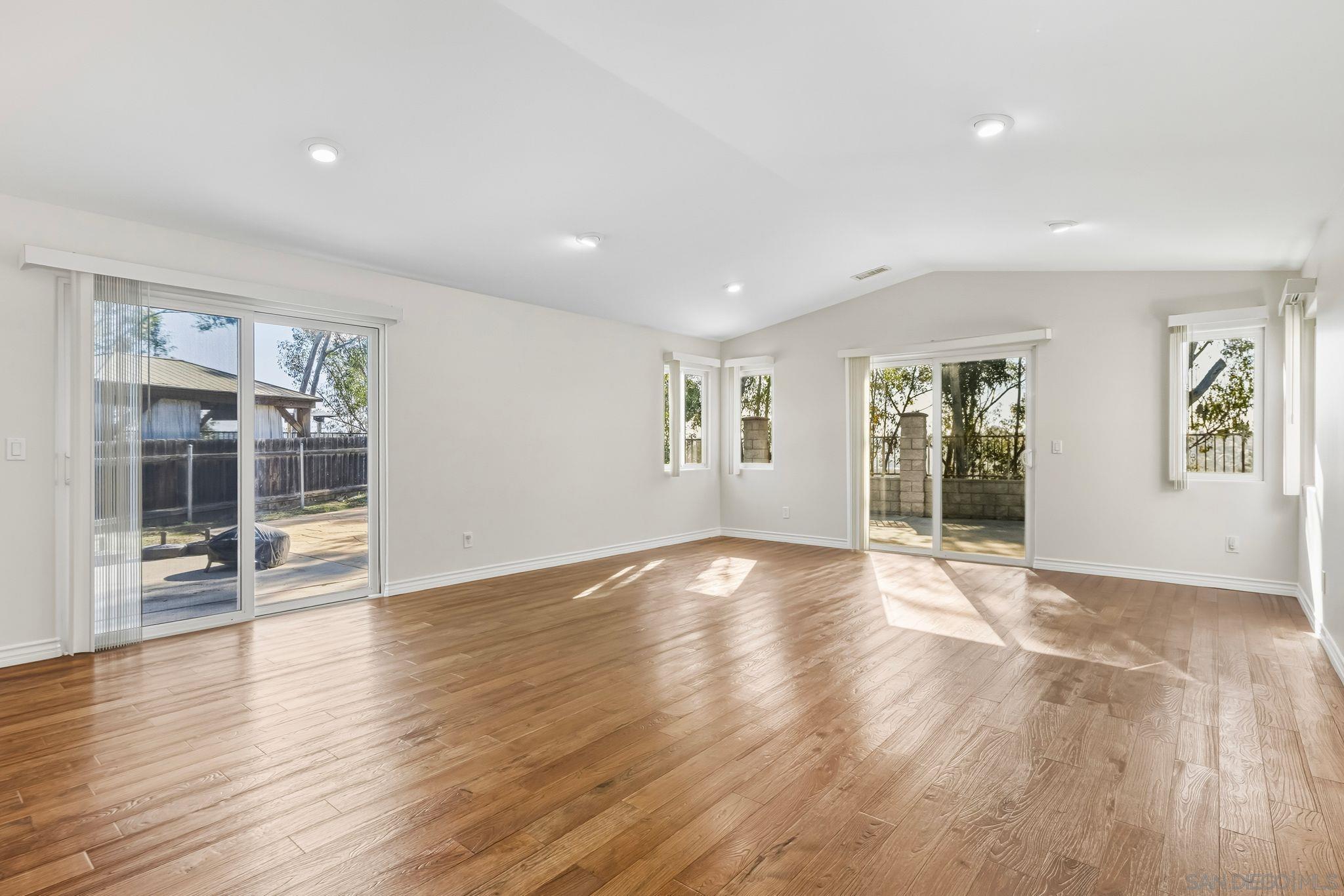 Detail Gallery Image 19 of 32 For 7191  Dinovo, San Diego,  CA 92114 - 3 Beds | 2 Baths