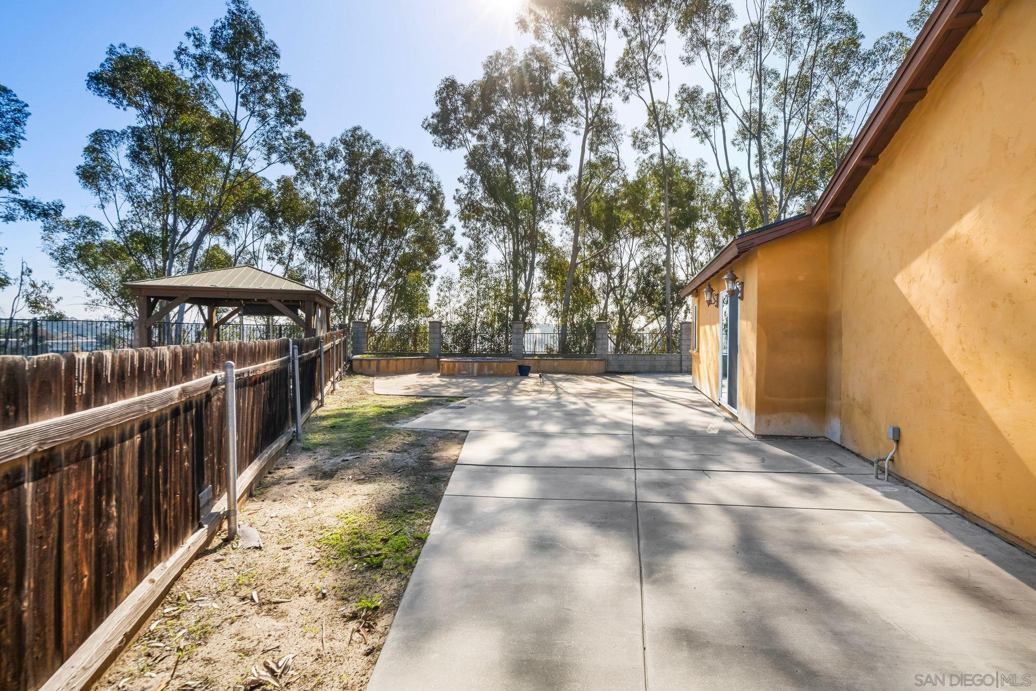 Detail Gallery Image 5 of 32 For 7191  Dinovo, San Diego,  CA 92114 - 3 Beds | 2 Baths