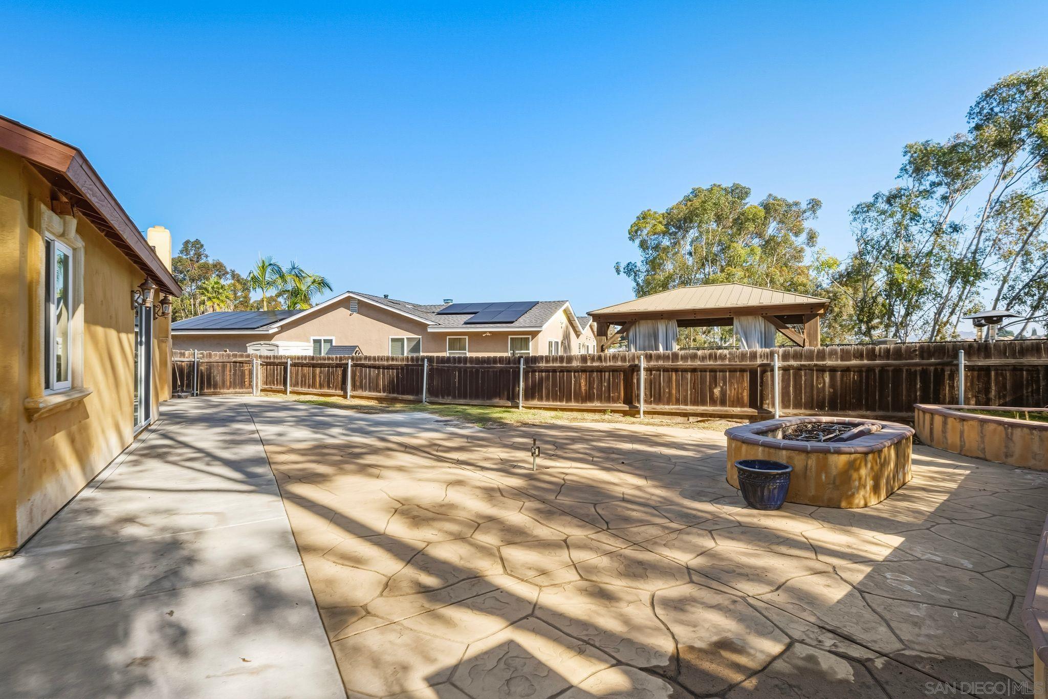 Detail Gallery Image 6 of 32 For 7191  Dinovo, San Diego,  CA 92114 - 3 Beds | 2 Baths