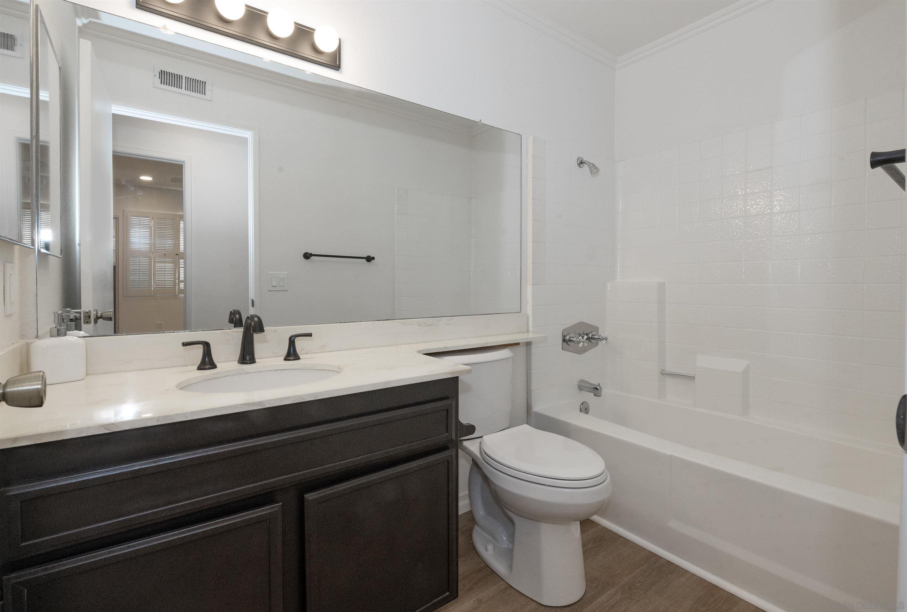 Detail Gallery Image 12 of 19 For 6351  Plaza Cuernavaca, San Diego,  CA 92114 - 3 Beds | 2 Baths