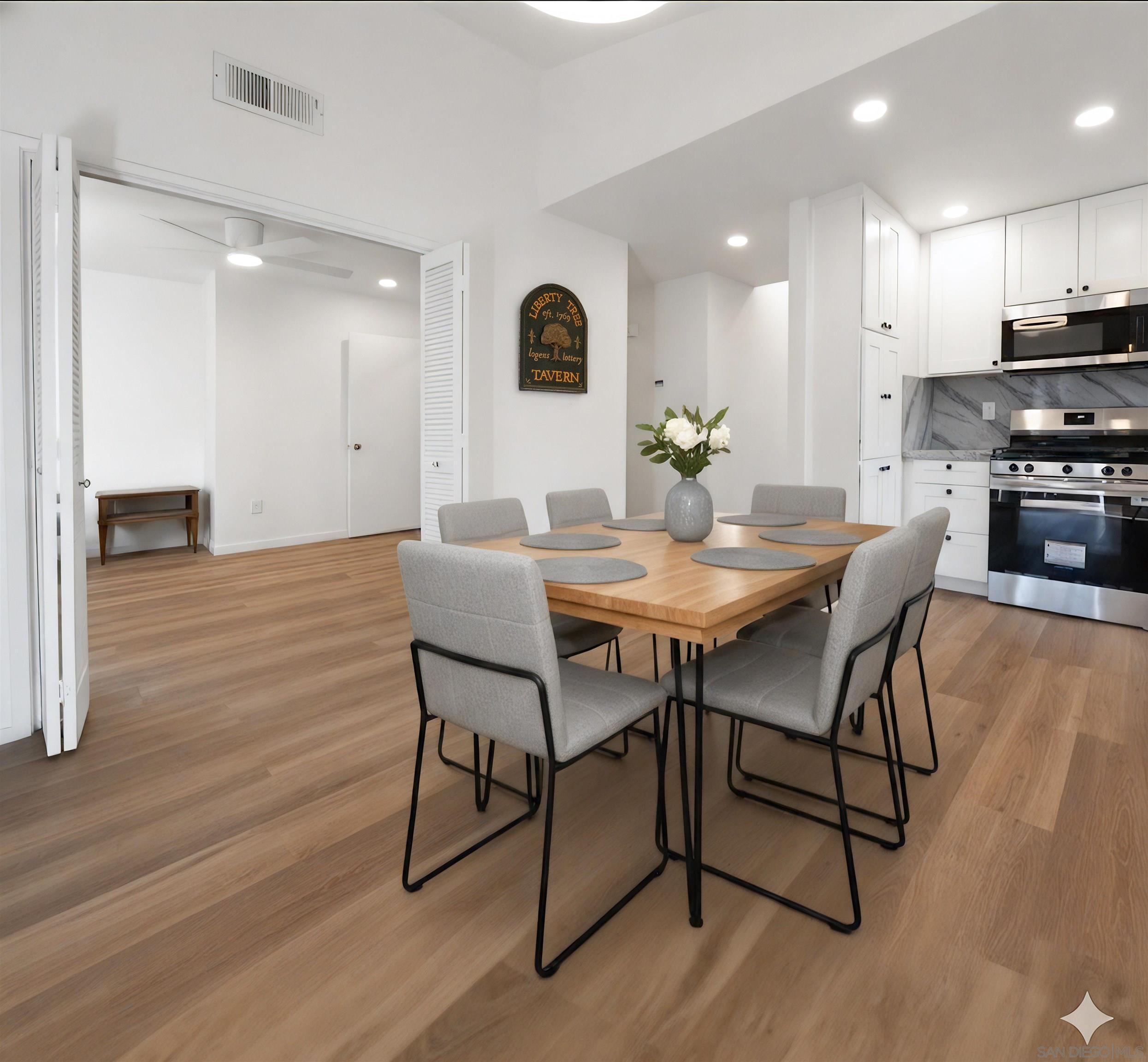 Detail Gallery Image 8 of 19 For 6351  Plaza Cuernavaca, San Diego,  CA 92114 - 3 Beds | 2 Baths