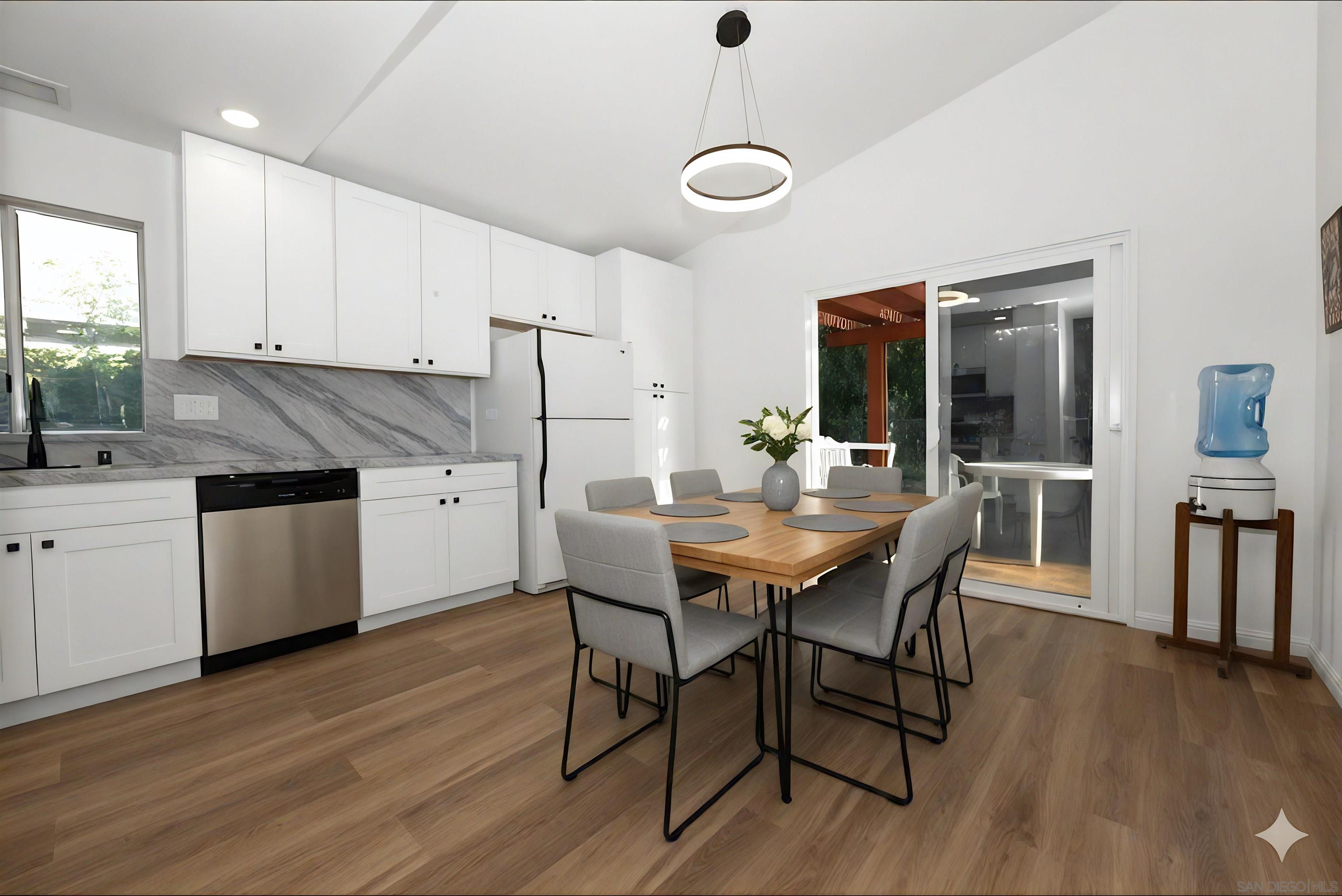 Detail Gallery Image 10 of 19 For 6351  Plaza Cuernavaca, San Diego,  CA 92114 - 3 Beds | 2 Baths