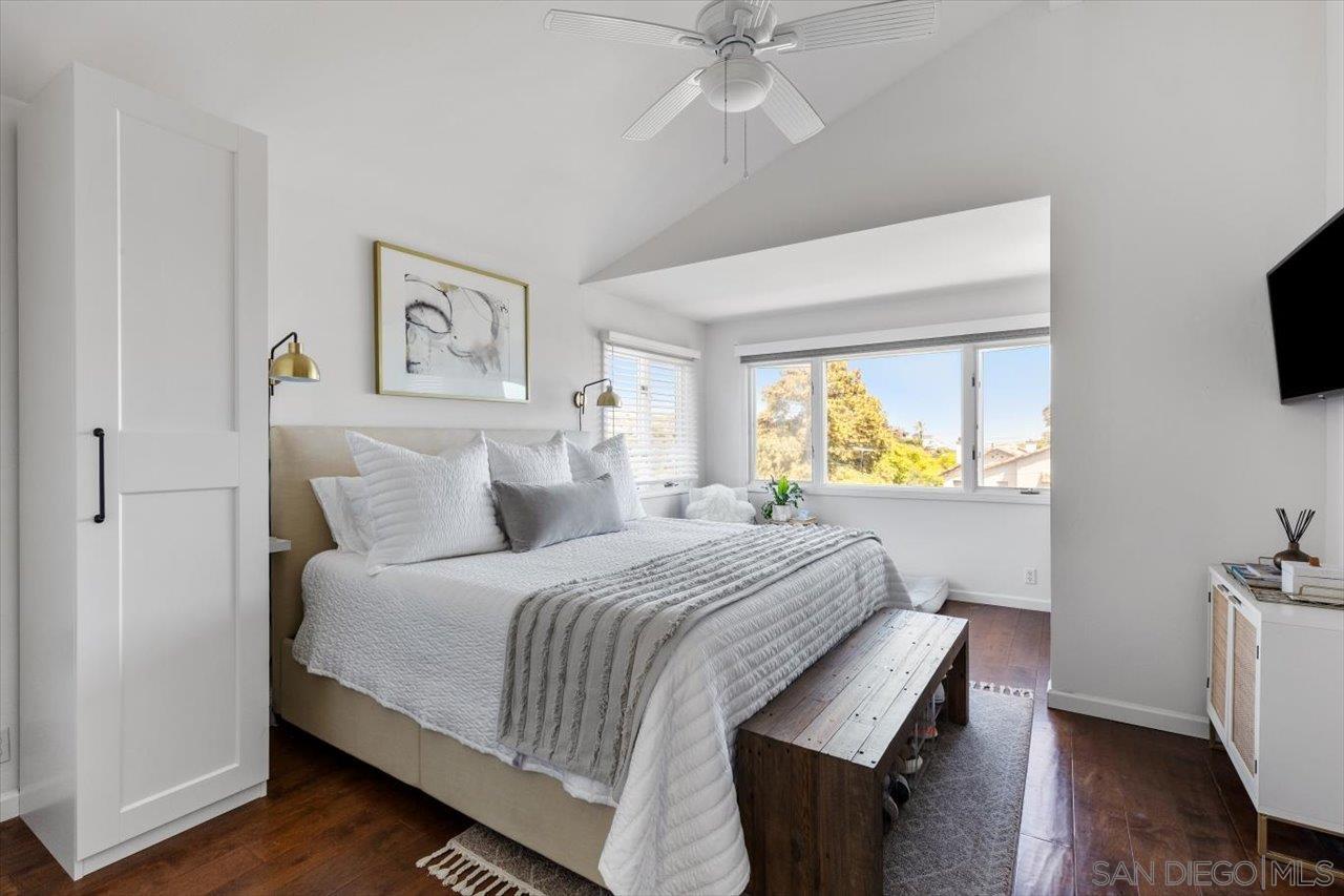 Detail Gallery Image 12 of 28 For 1833  Tustin St, San Diego,  CA 92106 - 4 Beds | 2/1 Baths