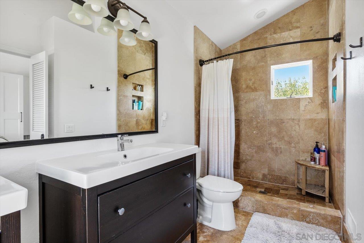 Detail Gallery Image 16 of 28 For 1833  Tustin St, San Diego,  CA 92106 - 4 Beds | 2/1 Baths