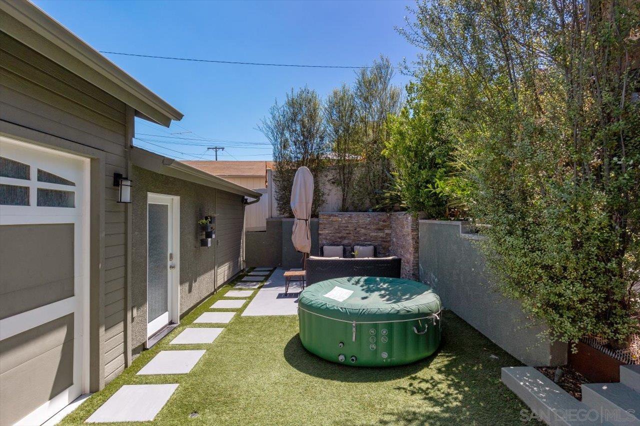 Detail Gallery Image 23 of 28 For 1833  Tustin St, San Diego,  CA 92106 - 4 Beds | 2/1 Baths