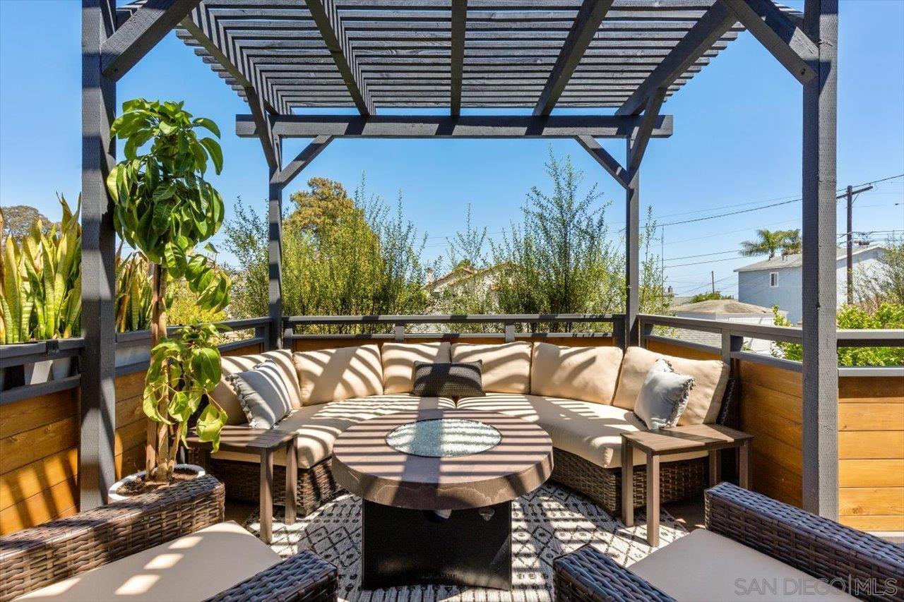 Detail Gallery Image 26 of 28 For 1833  Tustin St, San Diego,  CA 92106 - 4 Beds | 2/1 Baths