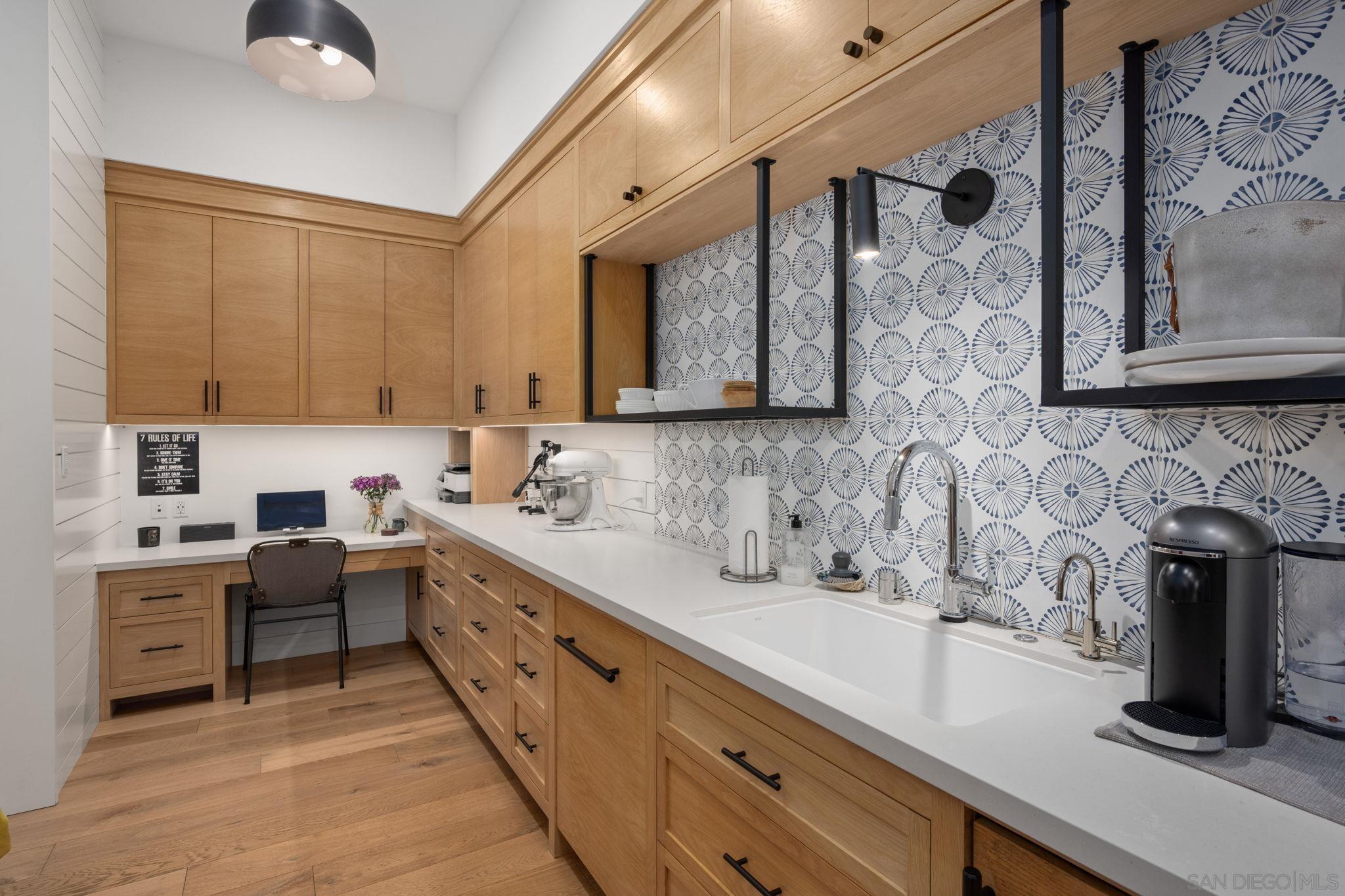 Detail Gallery Image 11 of 35 For 15550  El Camino Real, Rancho Santa Fe,  CA 92091 - 7 Beds | 8/1 Baths