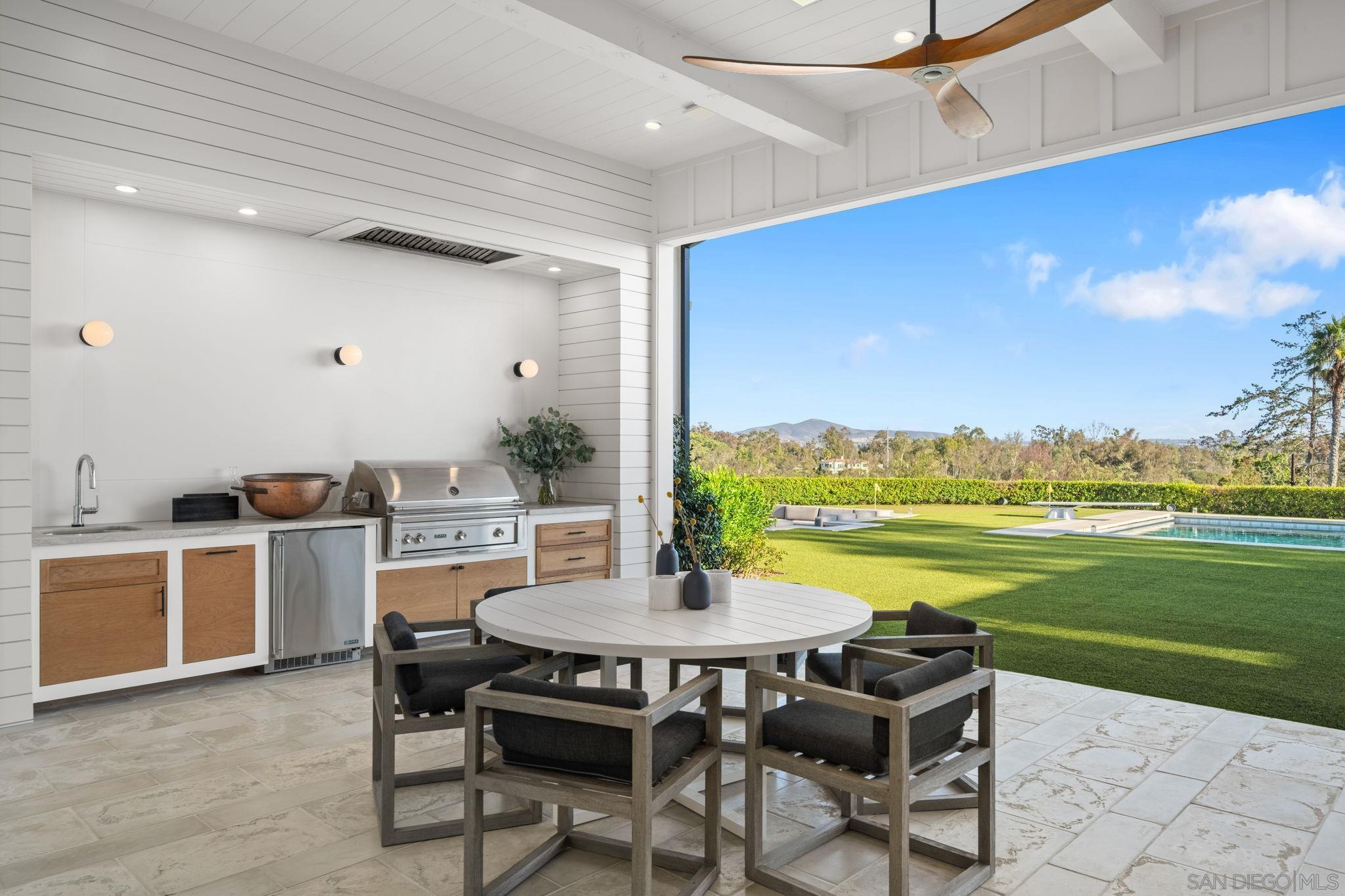 Detail Gallery Image 13 of 35 For 15550  El Camino Real, Rancho Santa Fe,  CA 92091 - 7 Beds | 8/1 Baths