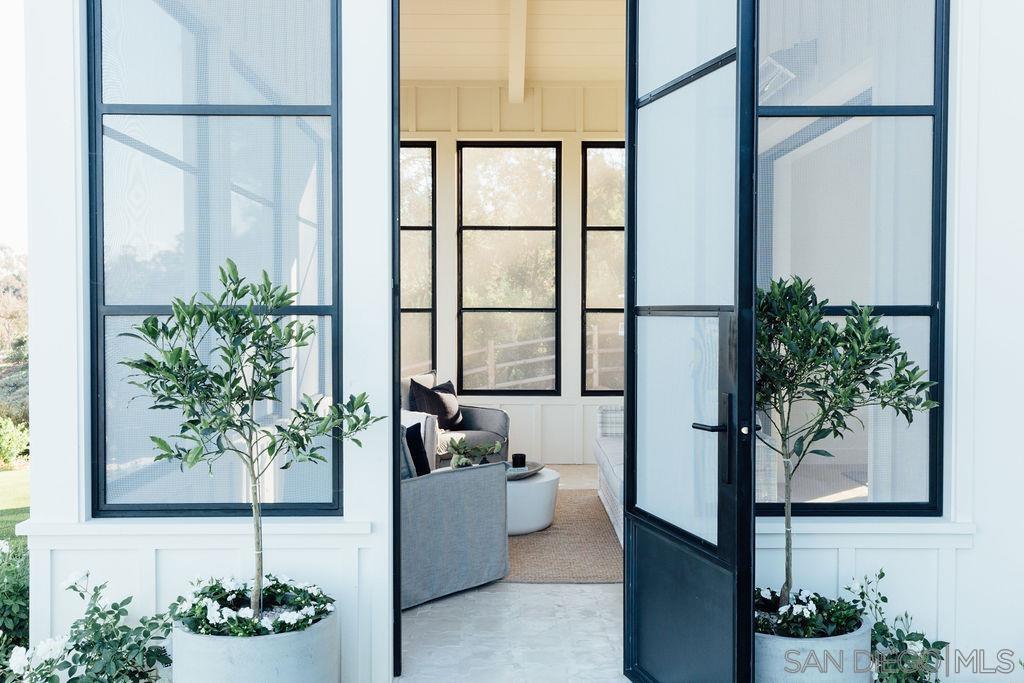 Detail Gallery Image 23 of 35 For 15550  El Camino Real, Rancho Santa Fe,  CA 92091 - 7 Beds | 8/1 Baths