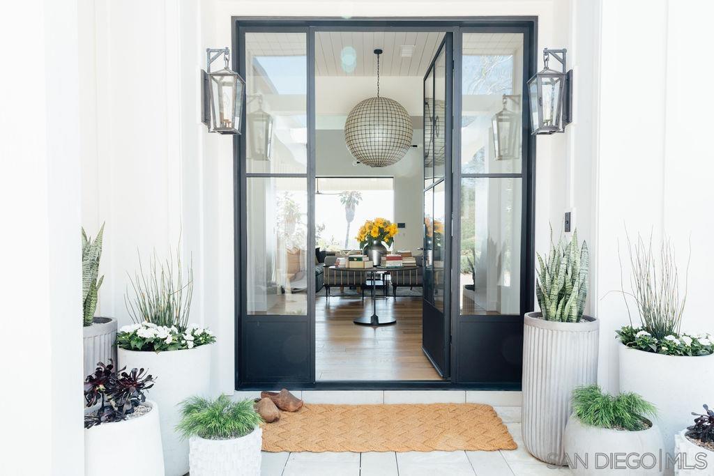 Detail Gallery Image 4 of 35 For 15550  El Camino Real, Rancho Santa Fe,  CA 92091 - 7 Beds | 8/1 Baths