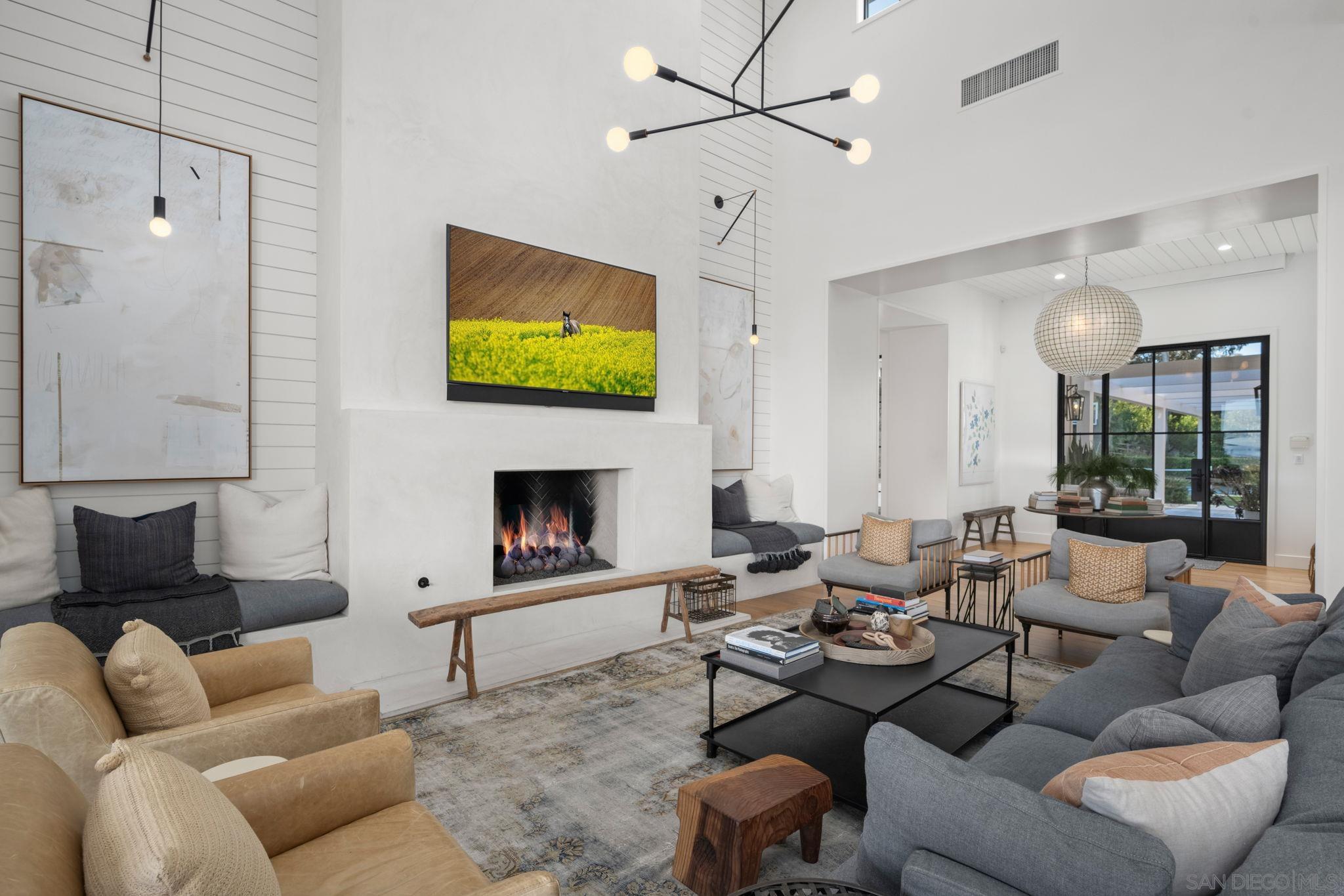 Detail Gallery Image 6 of 35 For 15550  El Camino Real, Rancho Santa Fe,  CA 92091 - 7 Beds | 8/1 Baths