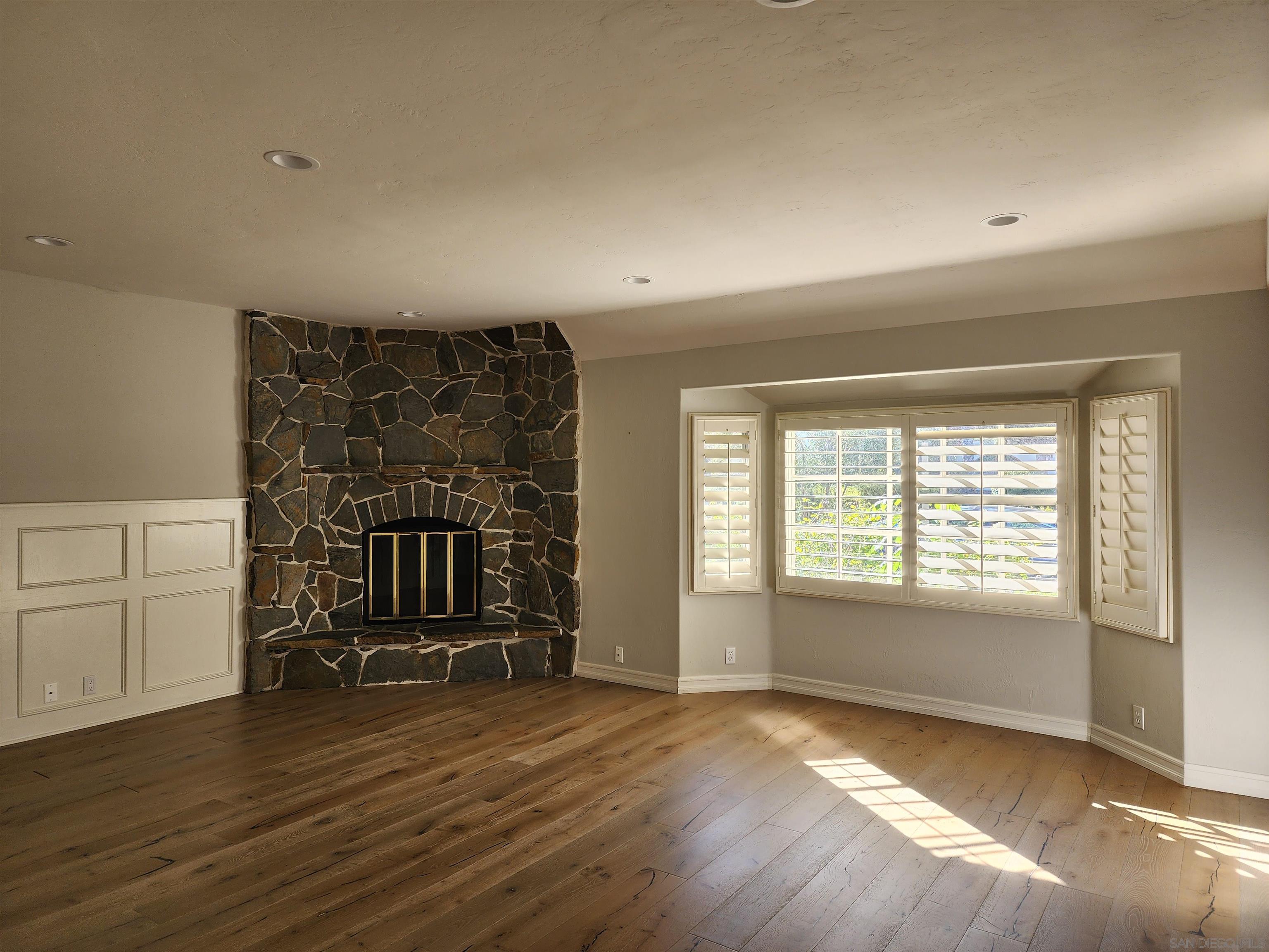 Detail Gallery Image 11 of 49 For 1402  via Mil Cumbres, Solana Beach,  CA 92075 - 6 Beds | 7/1 Baths