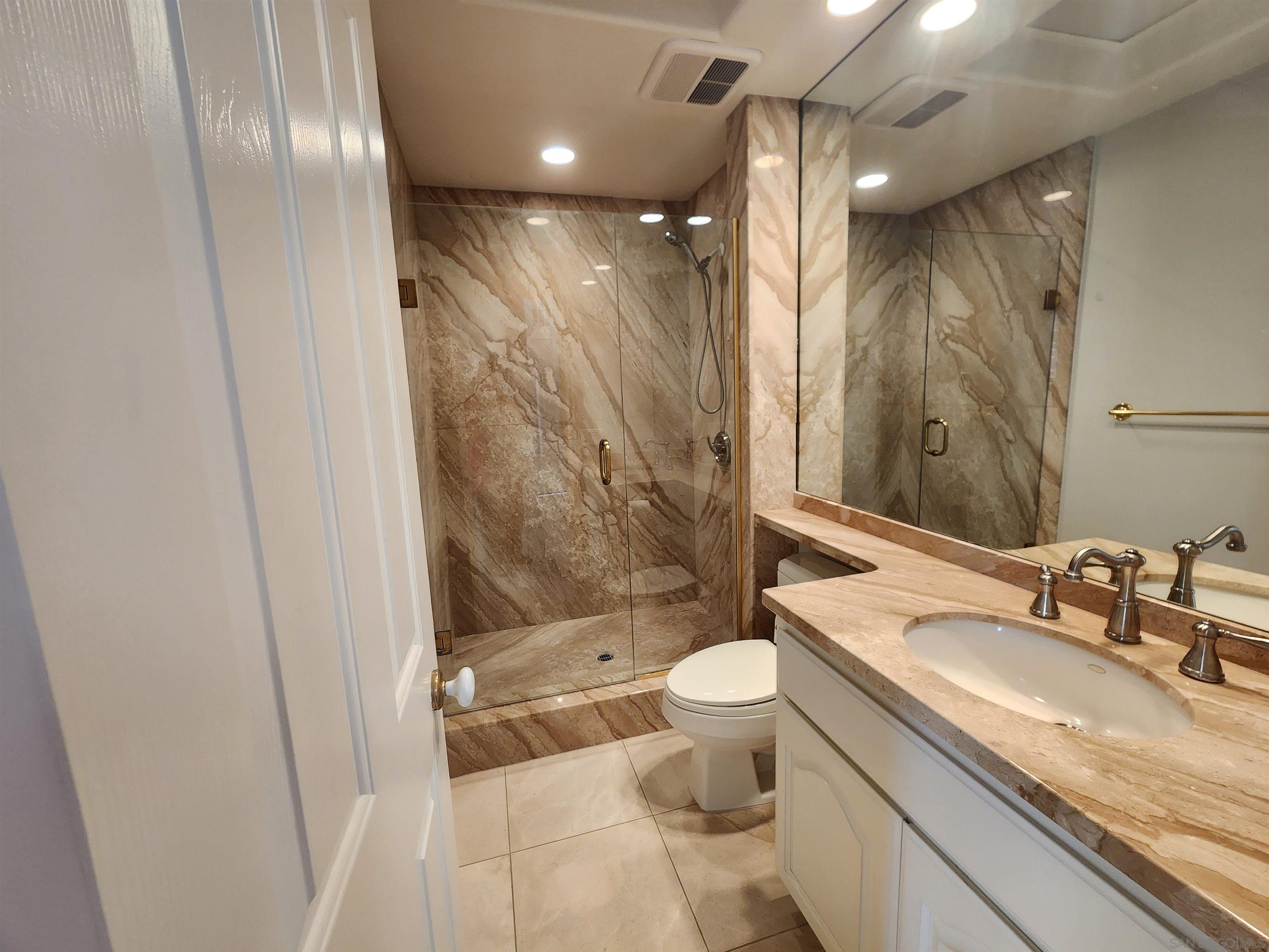 Detail Gallery Image 13 of 49 For 1402  via Mil Cumbres, Solana Beach,  CA 92075 - 6 Beds | 7/1 Baths