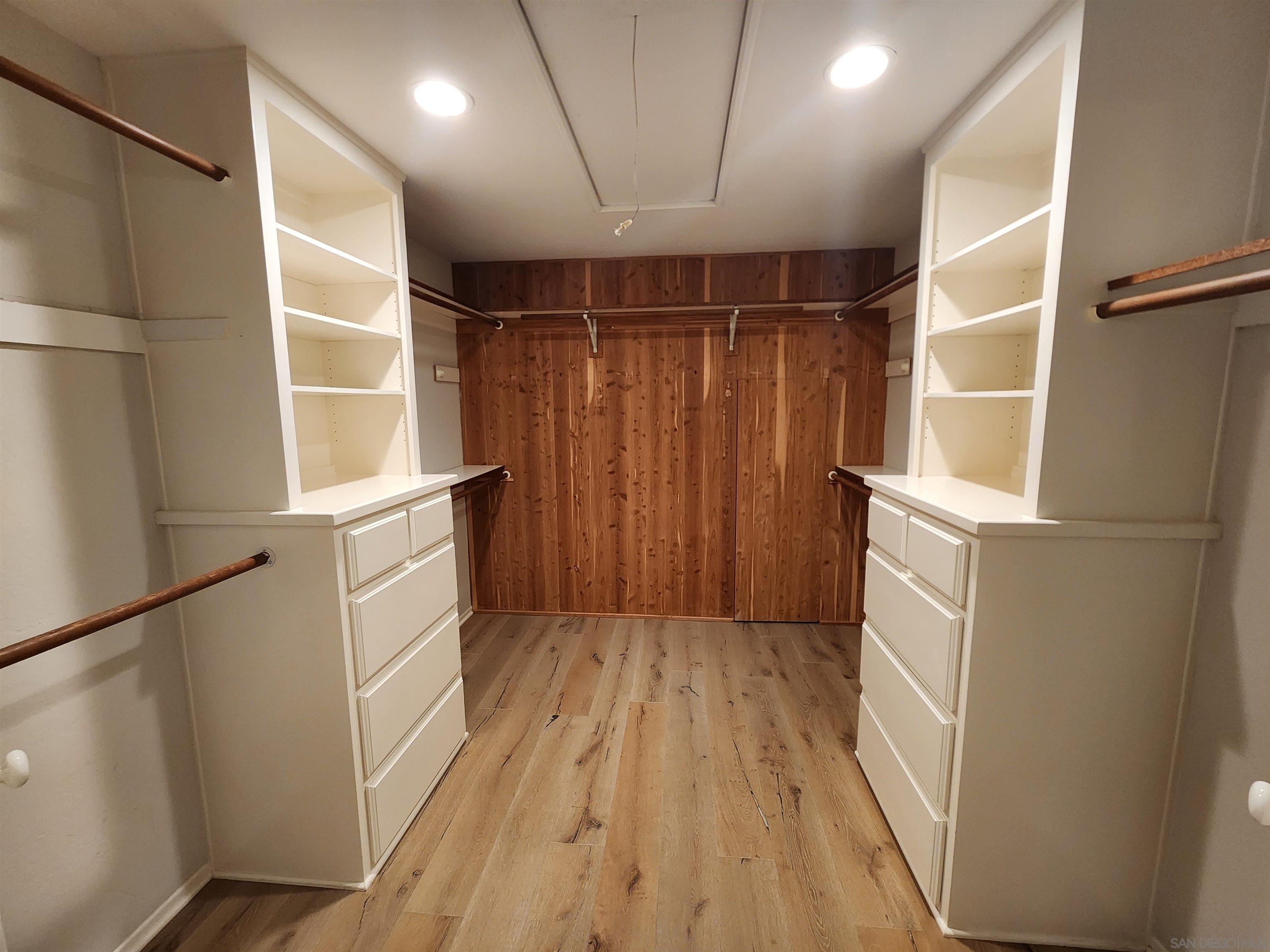 Detail Gallery Image 16 of 49 For 1402  via Mil Cumbres, Solana Beach,  CA 92075 - 6 Beds | 7/1 Baths