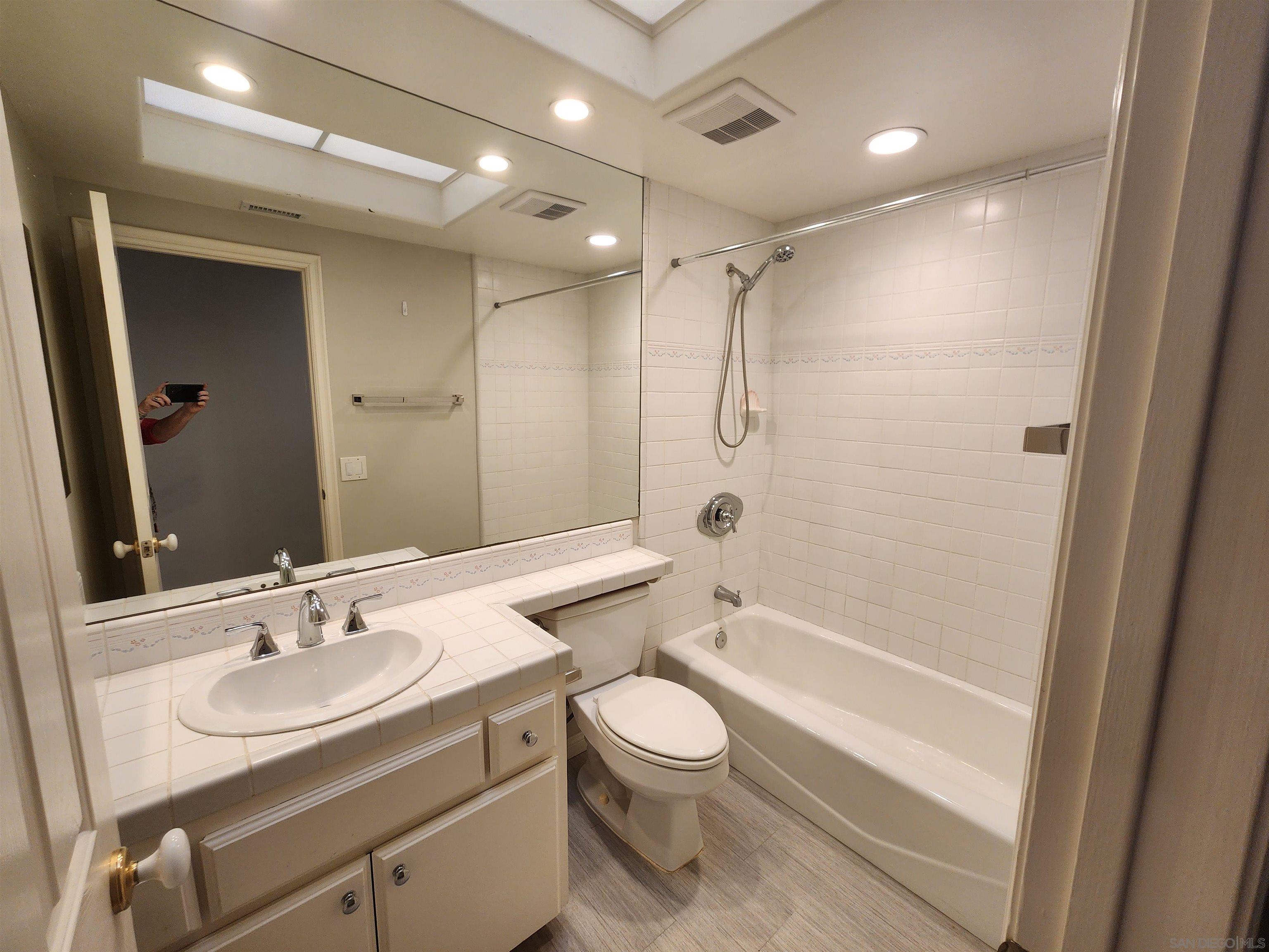 Detail Gallery Image 20 of 49 For 1402  via Mil Cumbres, Solana Beach,  CA 92075 - 6 Beds | 7/1 Baths