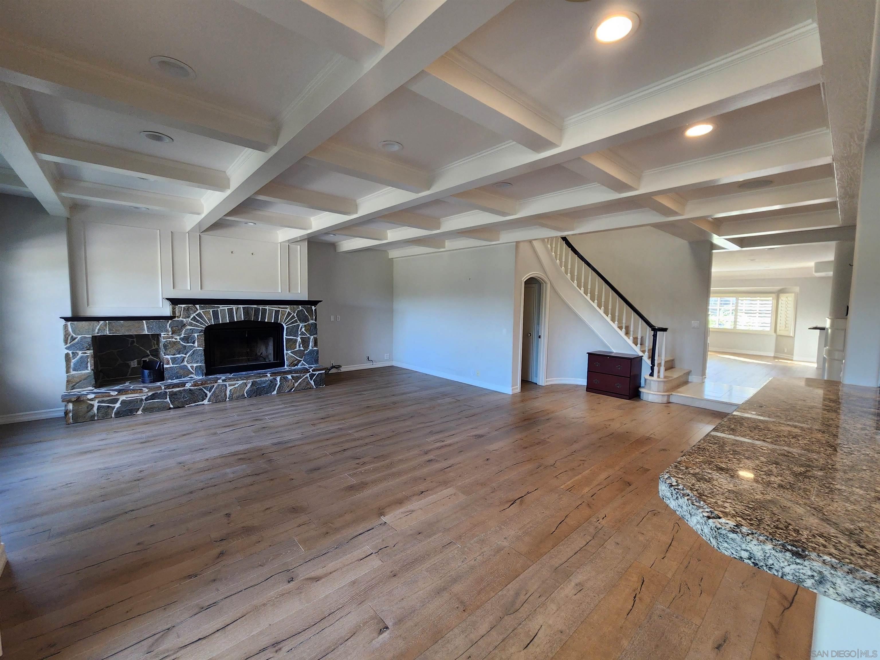Detail Gallery Image 3 of 49 For 1402  via Mil Cumbres, Solana Beach,  CA 92075 - 6 Beds | 7/1 Baths
