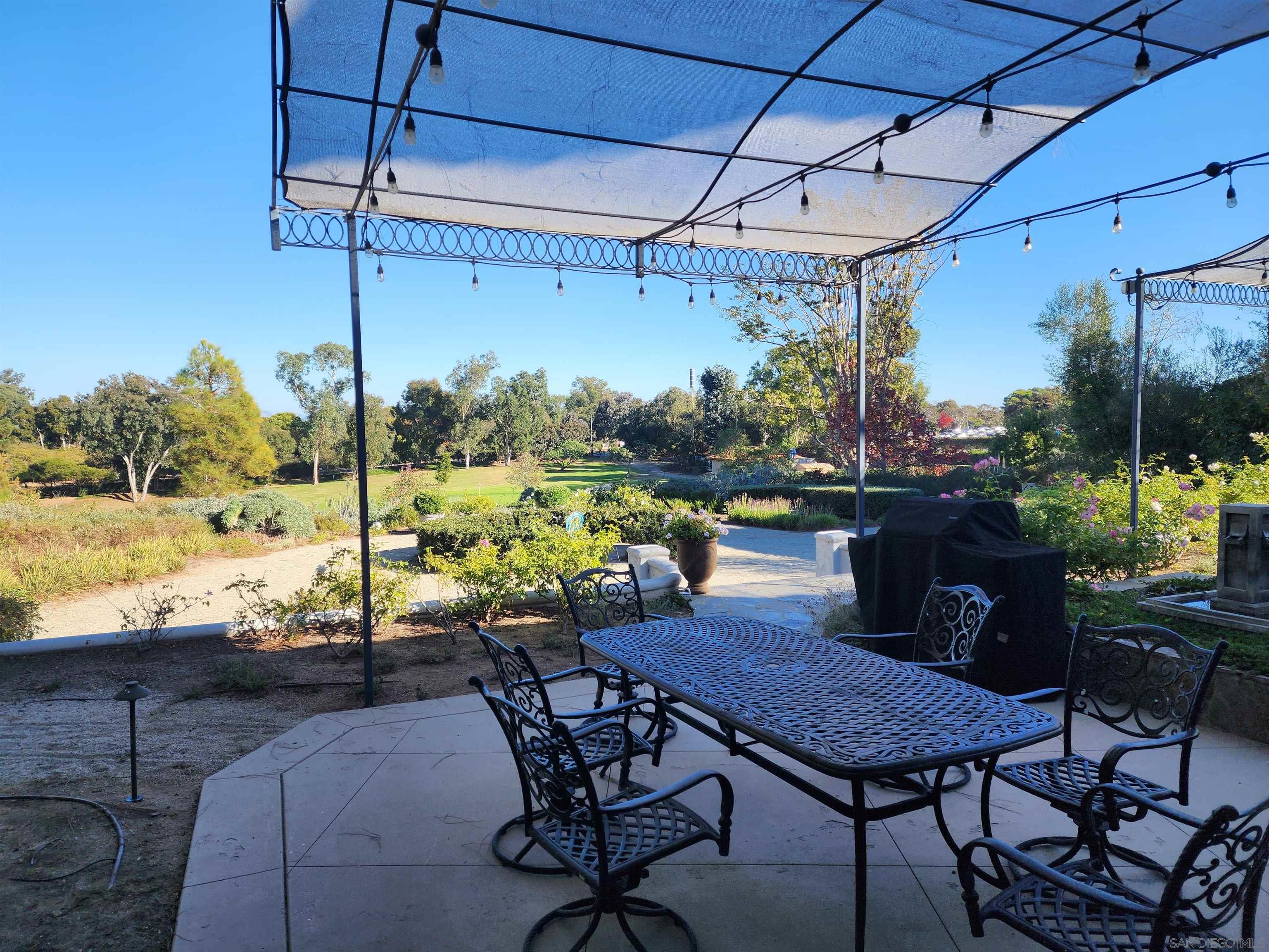 Detail Gallery Image 33 of 49 For 1402  via Mil Cumbres, Solana Beach,  CA 92075 - 6 Beds | 7/1 Baths