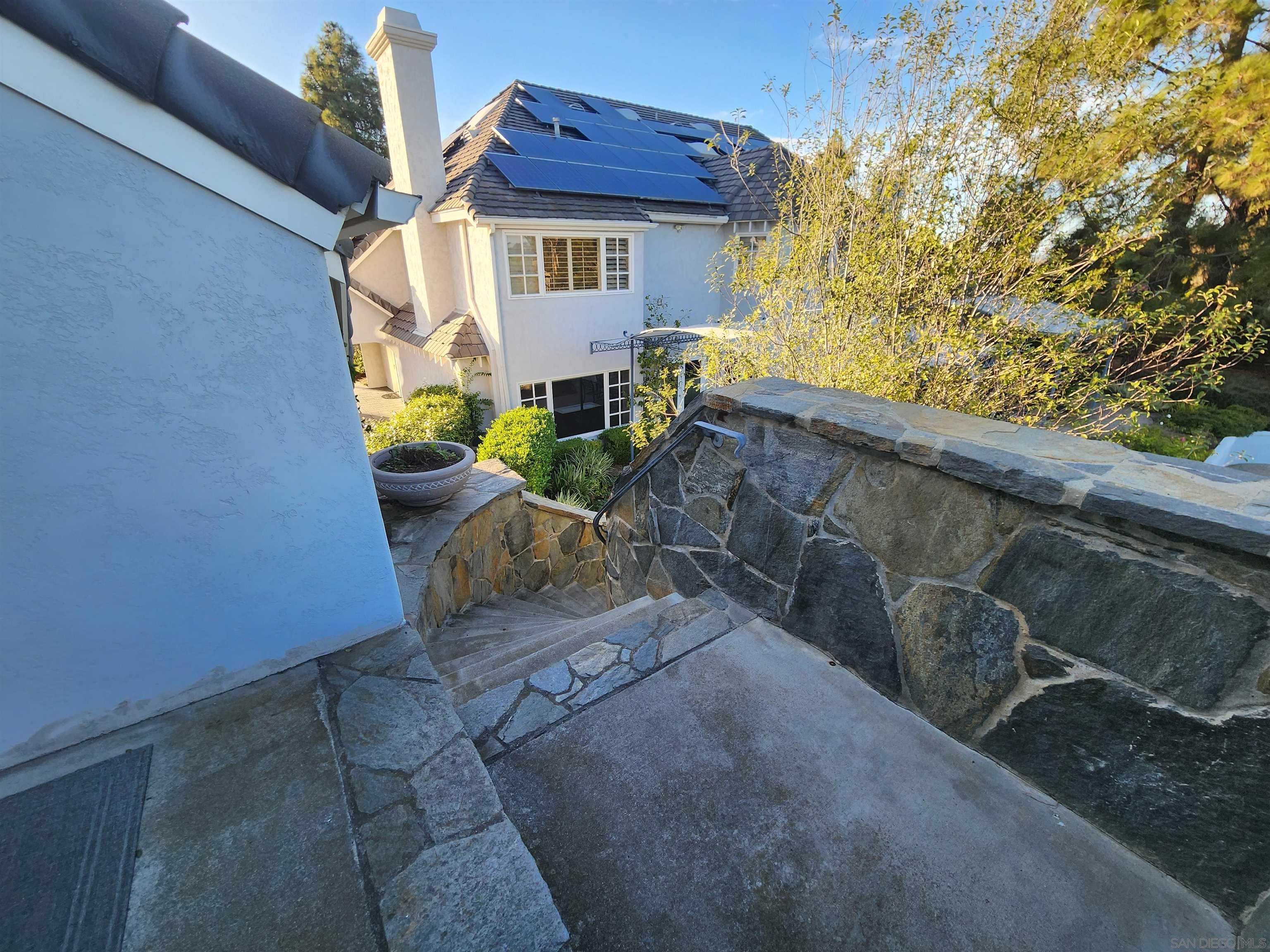 Detail Gallery Image 42 of 49 For 1402  via Mil Cumbres, Solana Beach,  CA 92075 - 6 Beds | 7/1 Baths