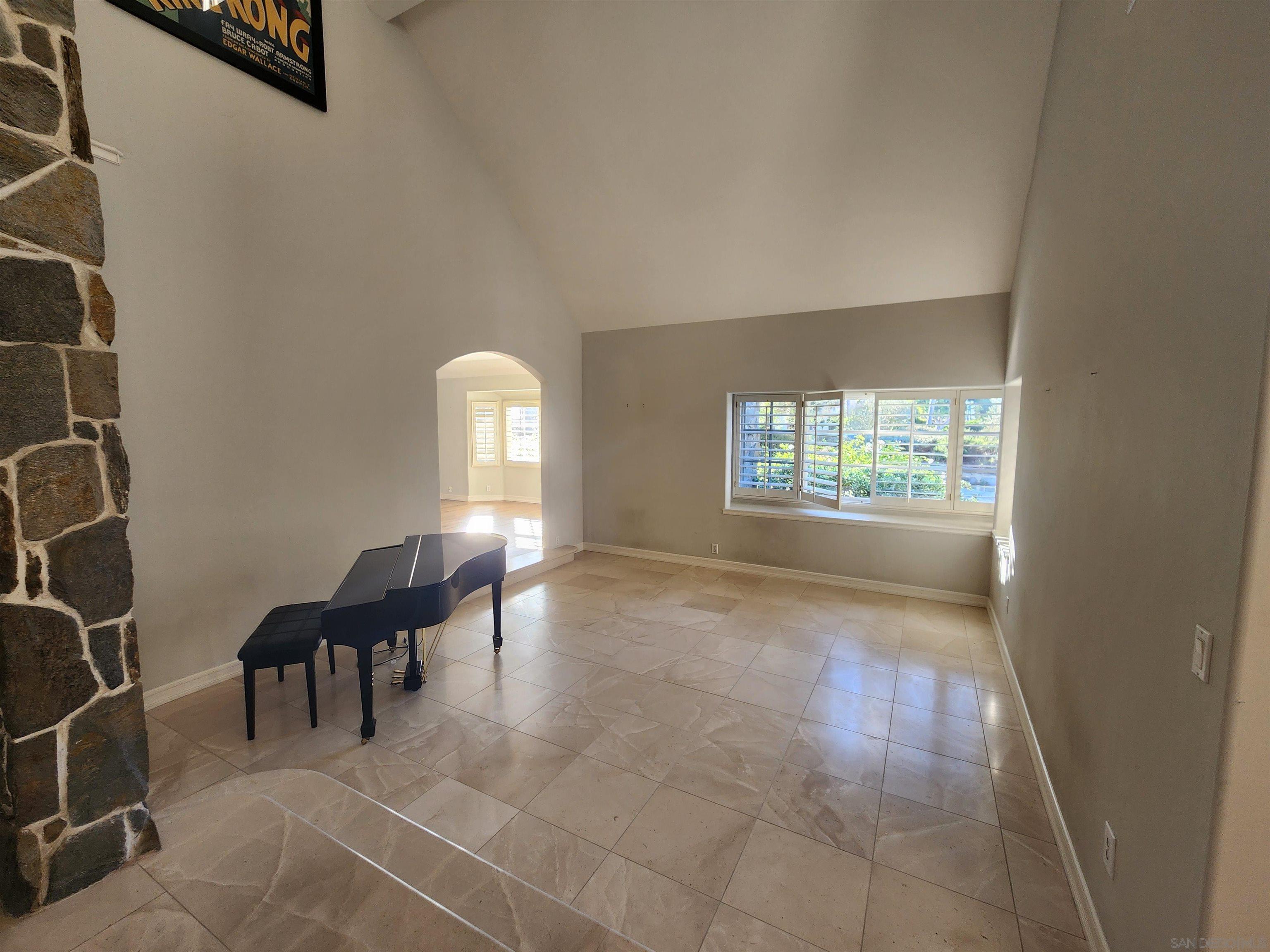 Detail Gallery Image 10 of 49 For 1402  via Mil Cumbres, Solana Beach,  CA 92075 - 6 Beds | 7/1 Baths