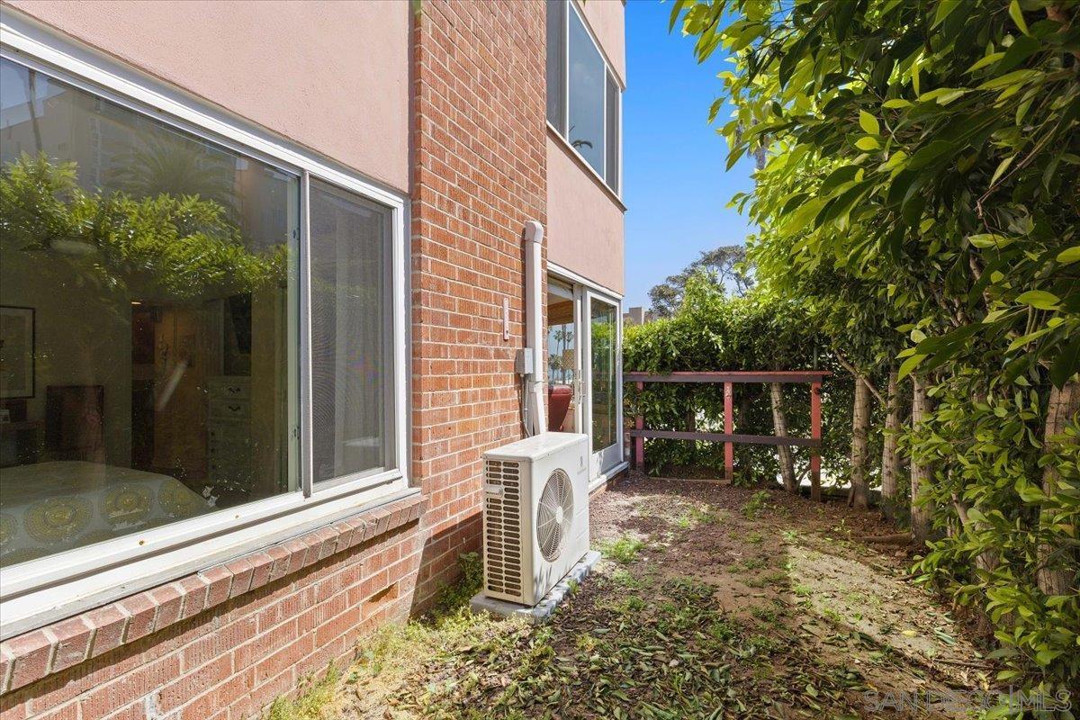 Detail Gallery Image 12 of 36 For 8040  Girard Ave  #1,  La Jolla,  CA 92037 - 2 Beds | 1 Baths