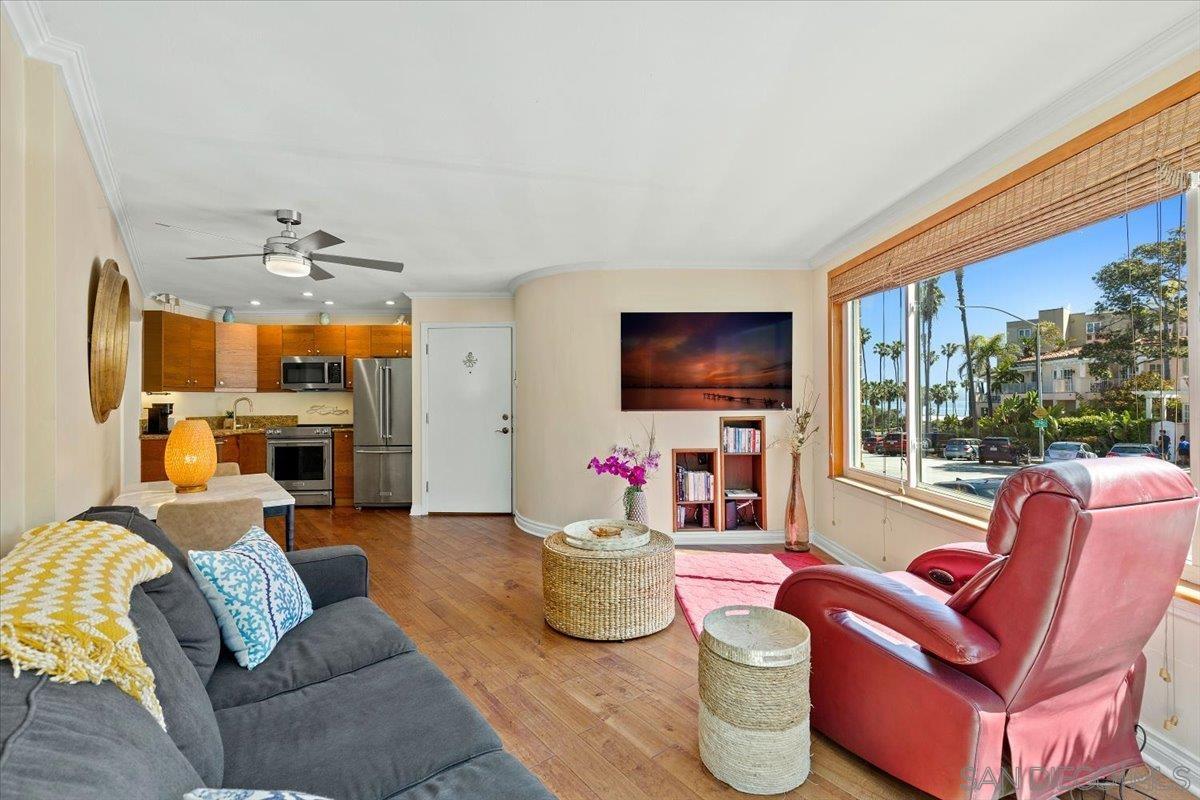 Detail Gallery Image 13 of 36 For 8040  Girard Ave  #1,  La Jolla,  CA 92037 - 2 Beds | 1 Baths