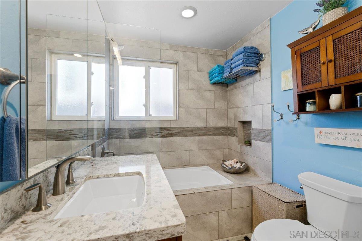 Detail Gallery Image 23 of 36 For 8040  Girard Ave  #1,  La Jolla,  CA 92037 - 2 Beds | 1 Baths
