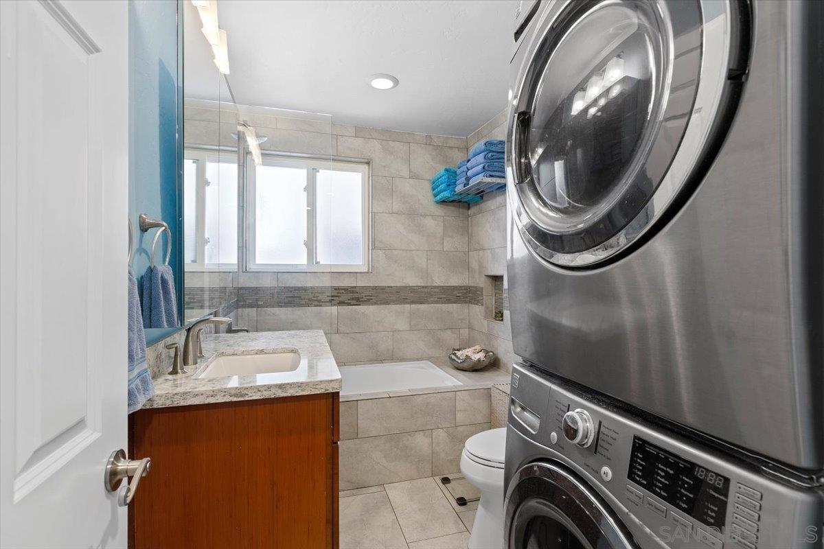 Detail Gallery Image 24 of 36 For 8040  Girard Ave  #1,  La Jolla,  CA 92037 - 2 Beds | 1 Baths