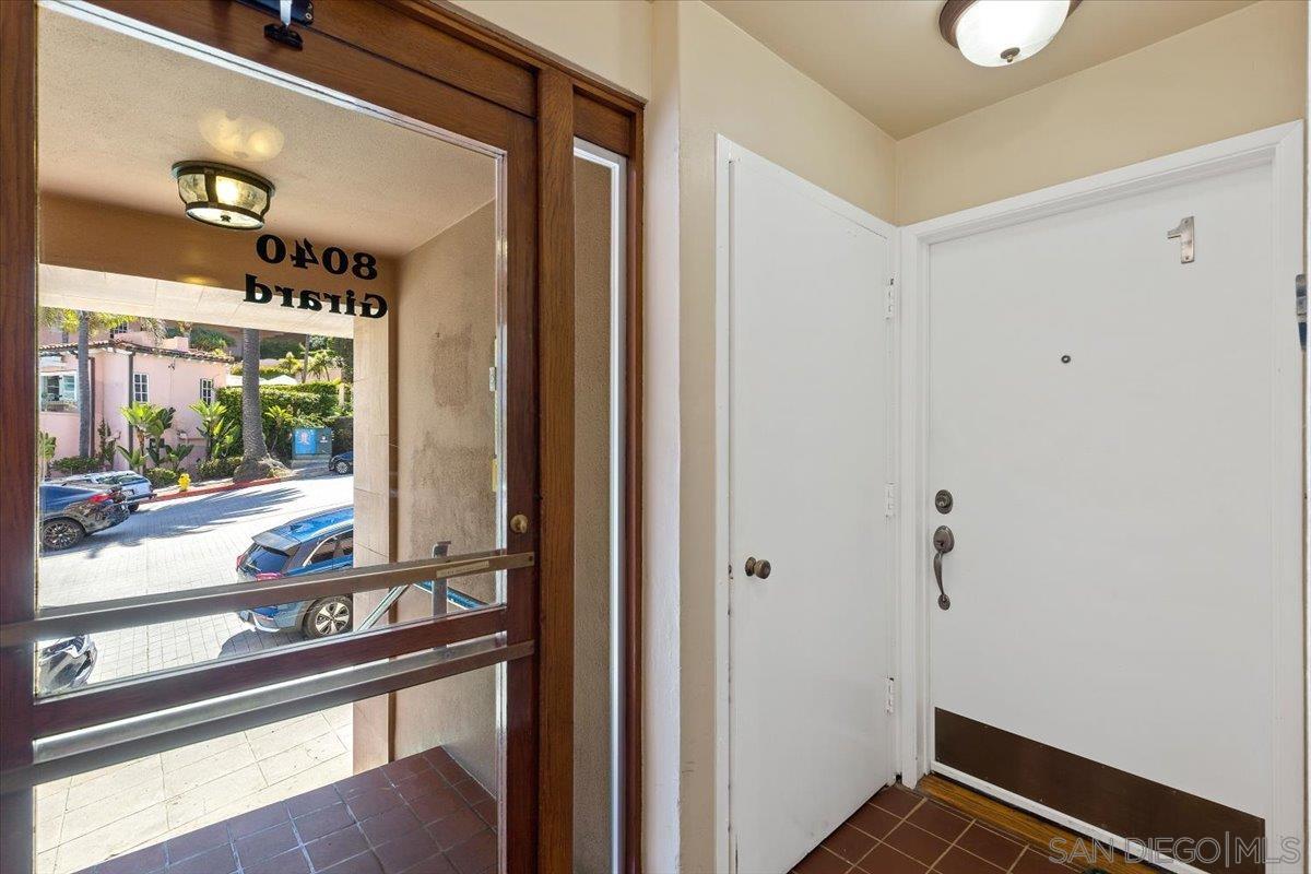 Detail Gallery Image 26 of 36 For 8040  Girard Ave  #1,  La Jolla,  CA 92037 - 2 Beds | 1 Baths